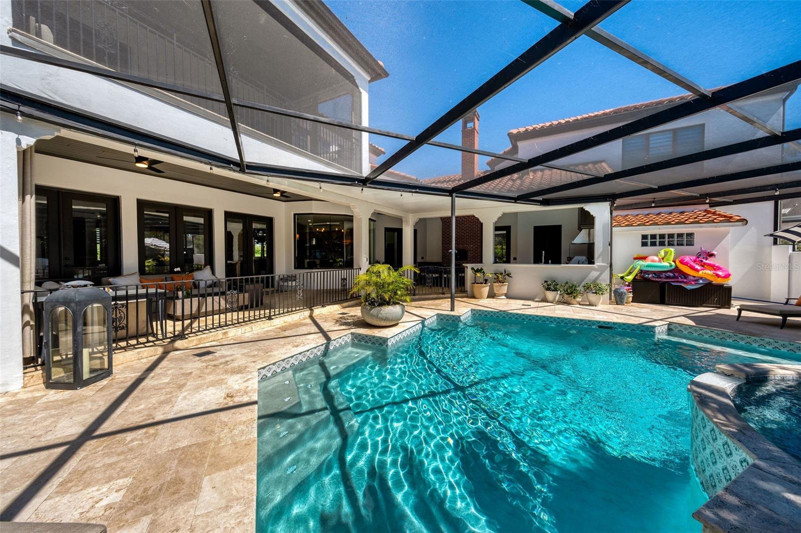 808 GOLFPARK DR