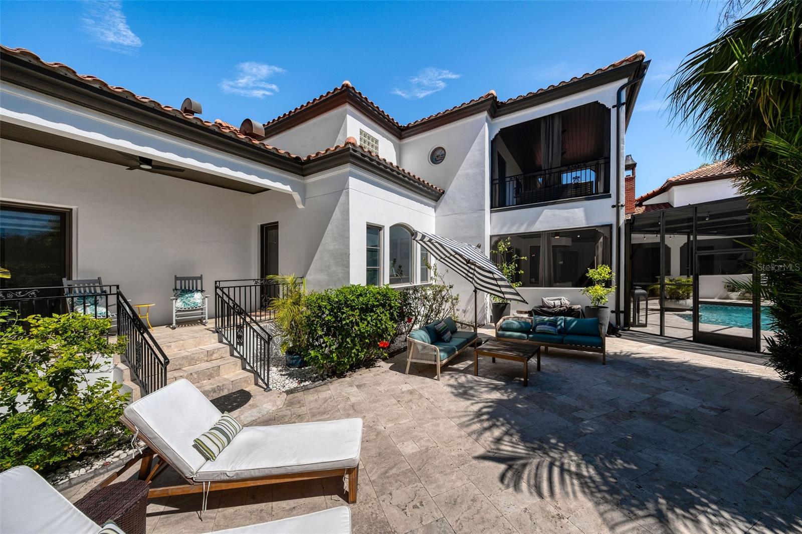 808 GOLFPARK DR