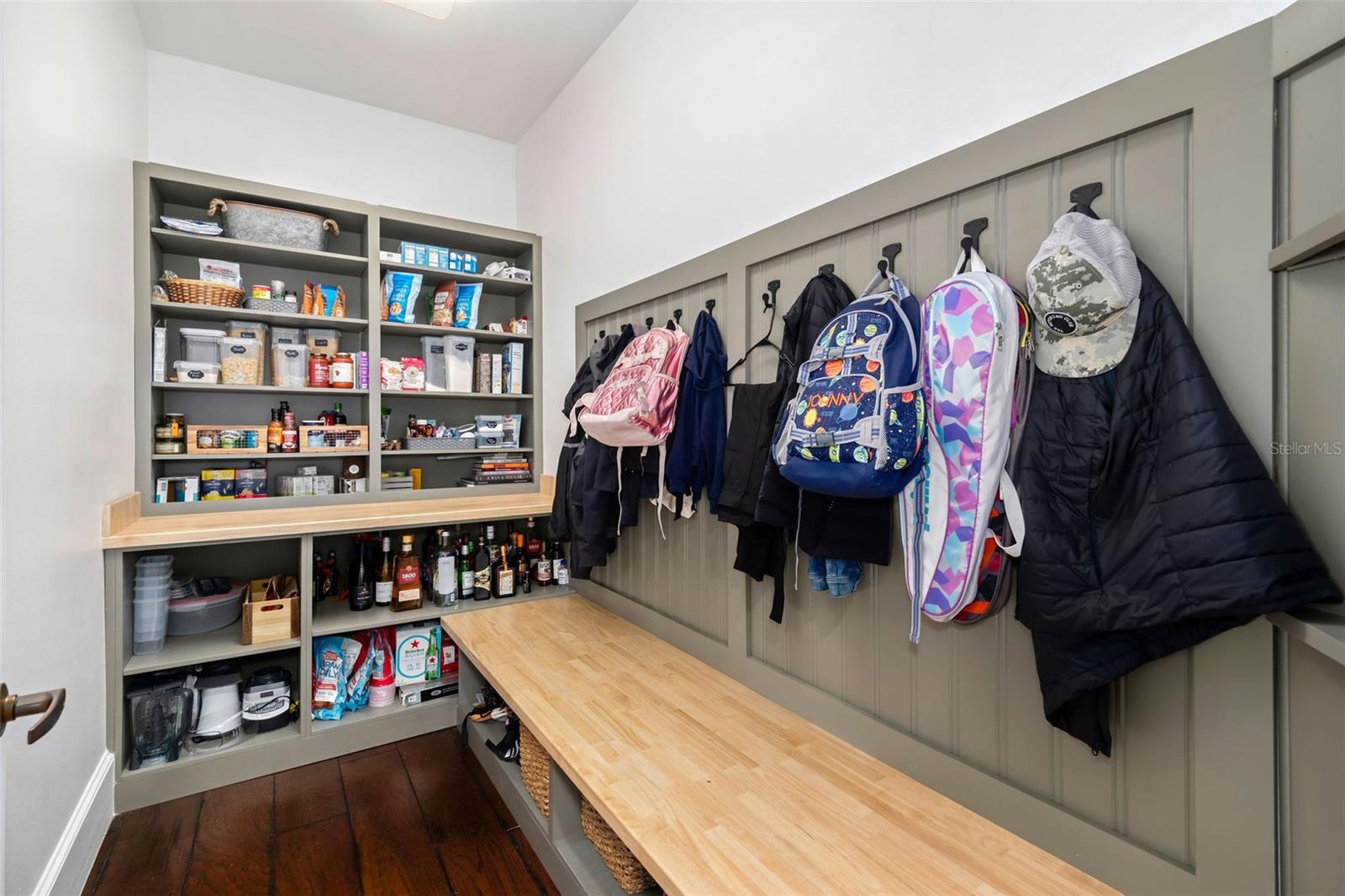 808 GOLFPARK DR