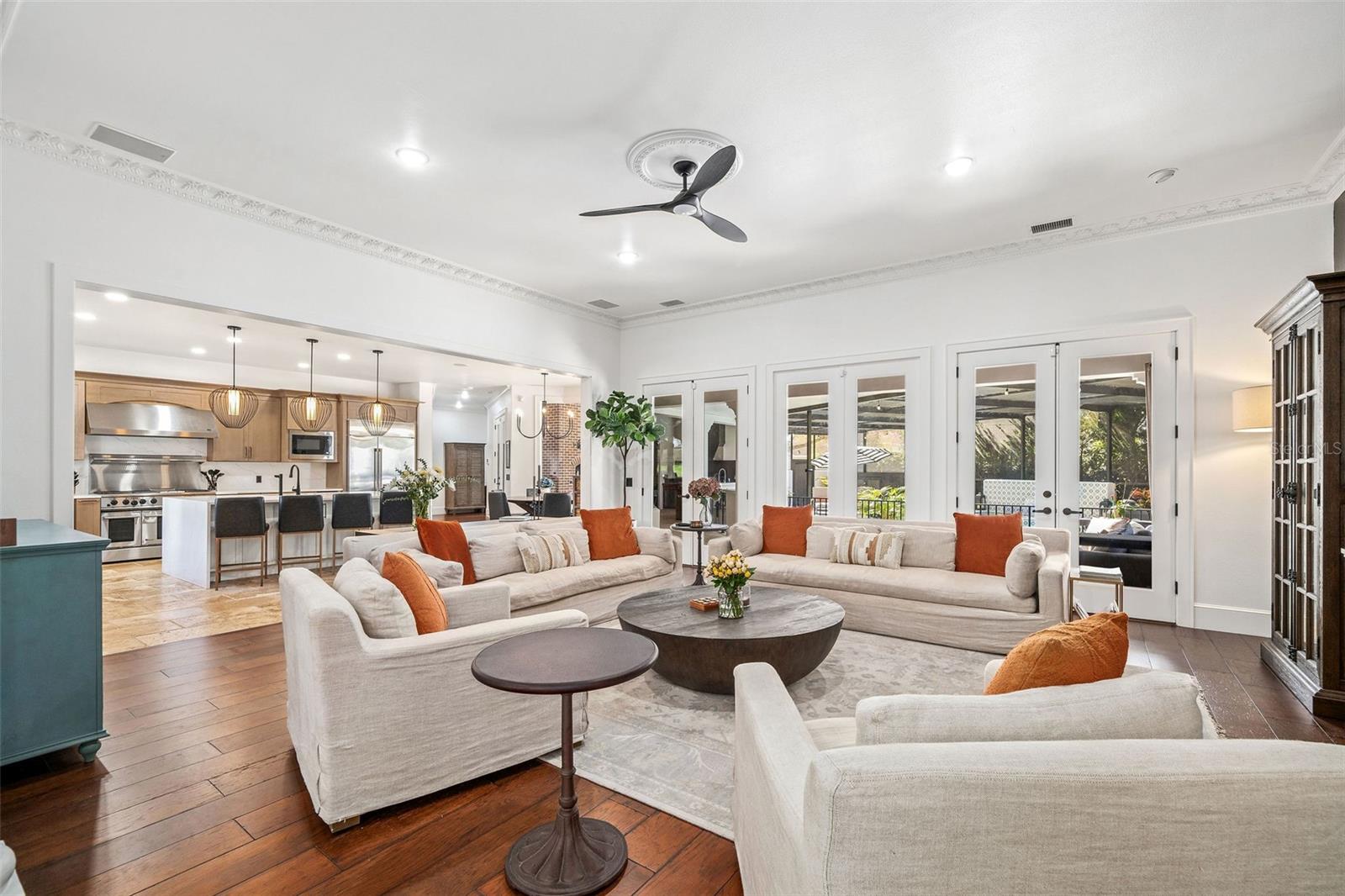 808 GOLFPARK DR