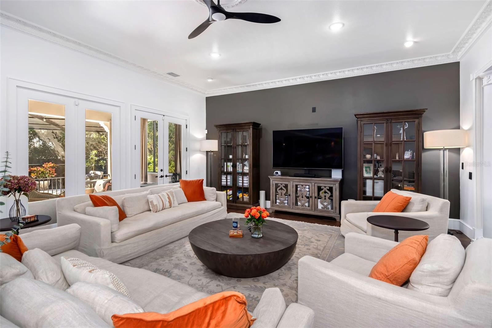 808 GOLFPARK DR