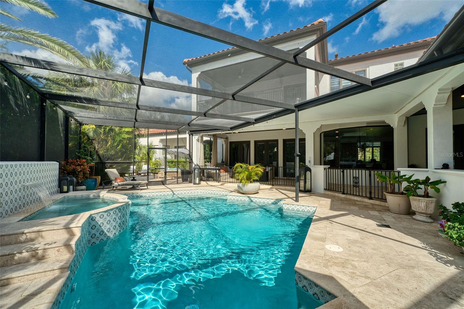 808 GOLFPARK DR
