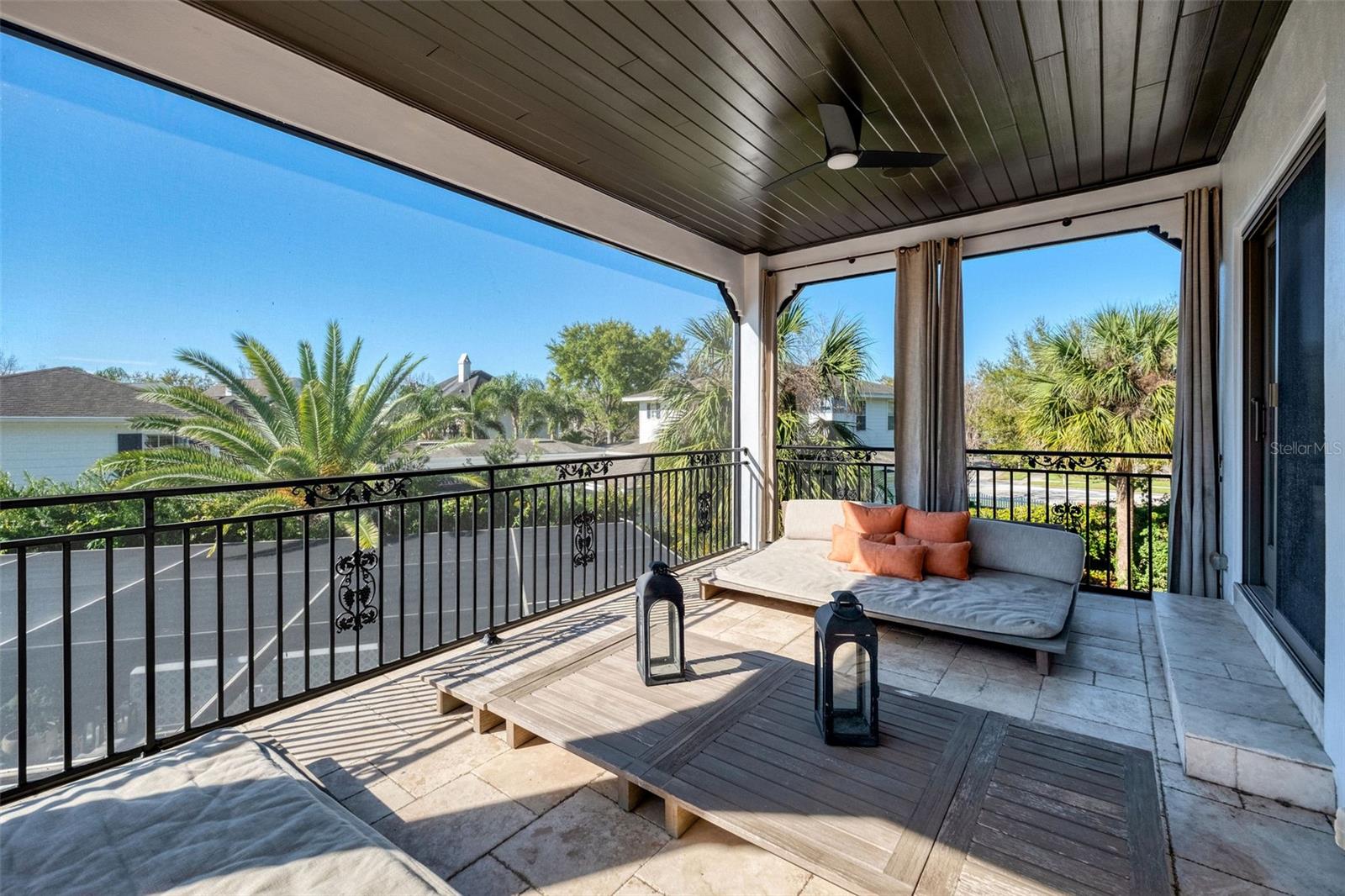808 GOLFPARK DR
