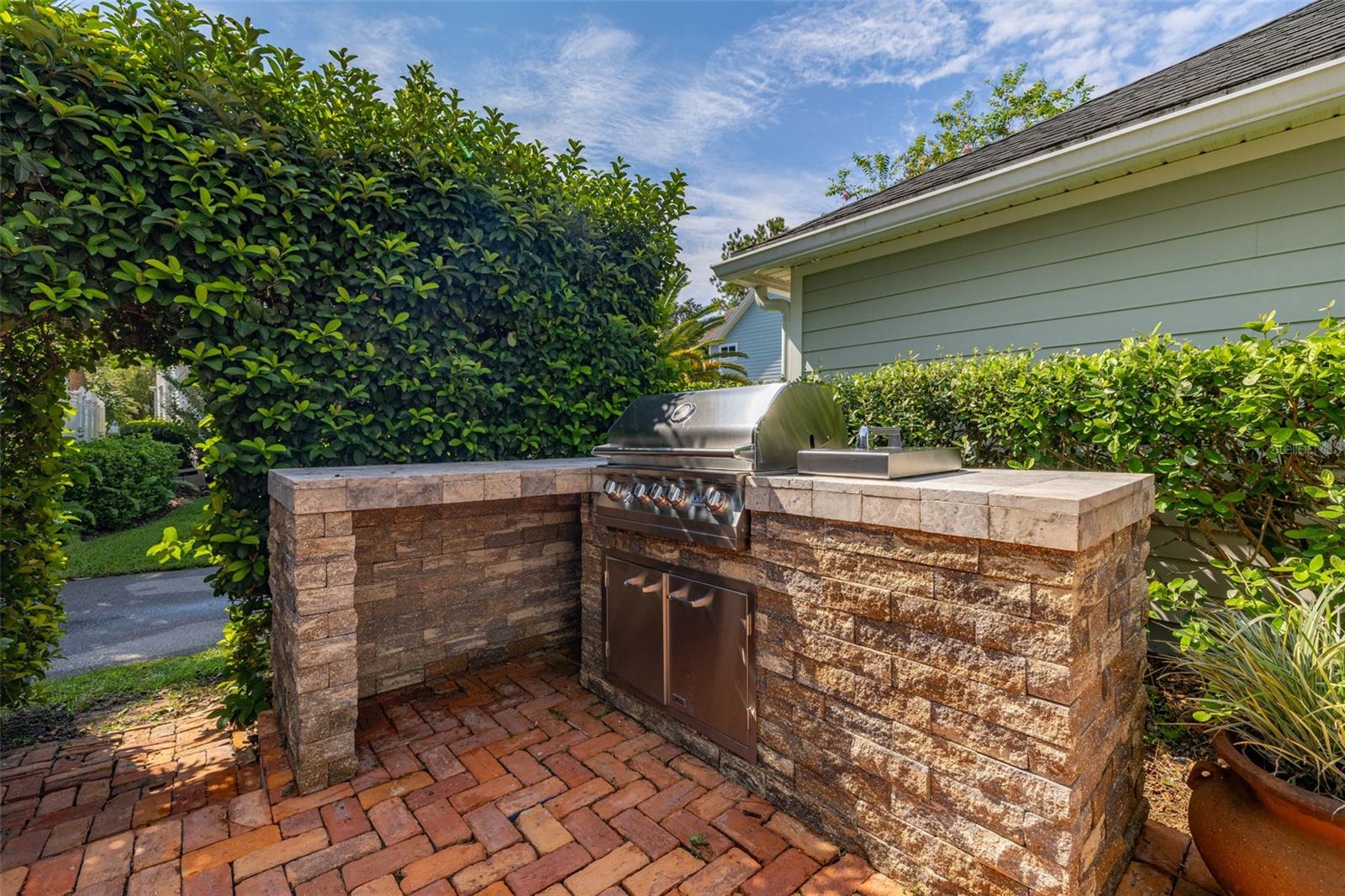 1241 GOLDEN CANNA LN