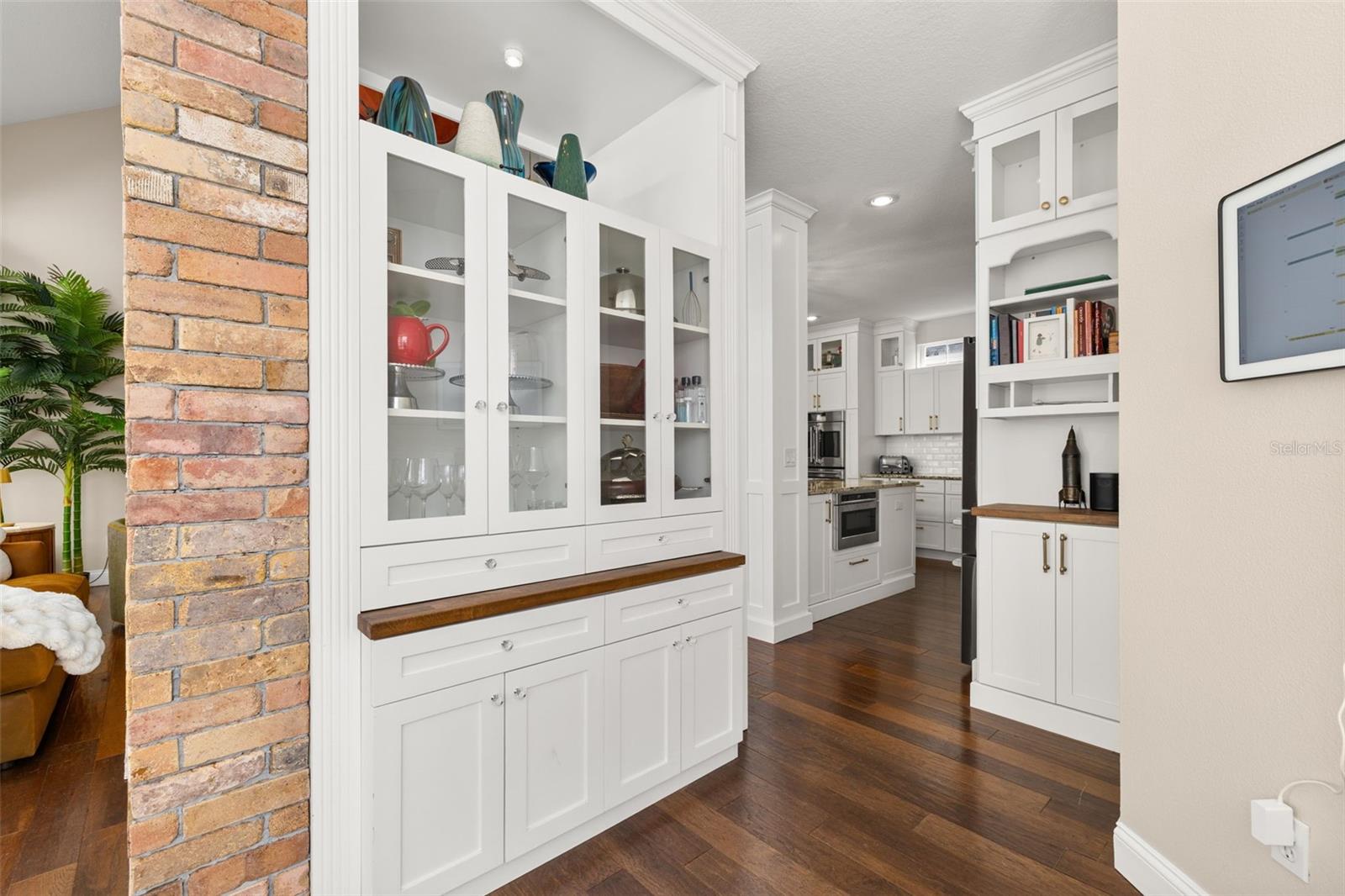 1241 GOLDEN CANNA LN