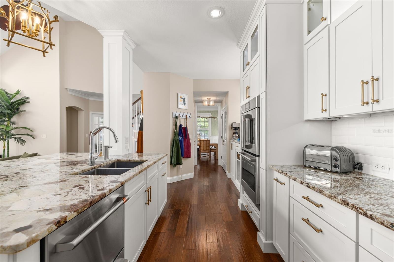 1241 GOLDEN CANNA LN