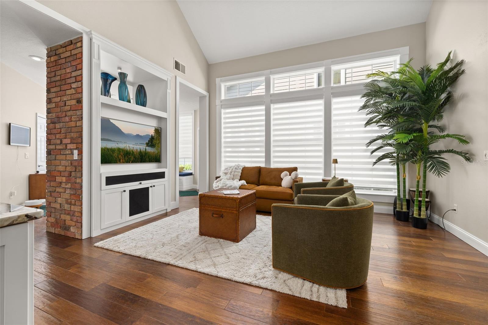 1241 GOLDEN CANNA LN