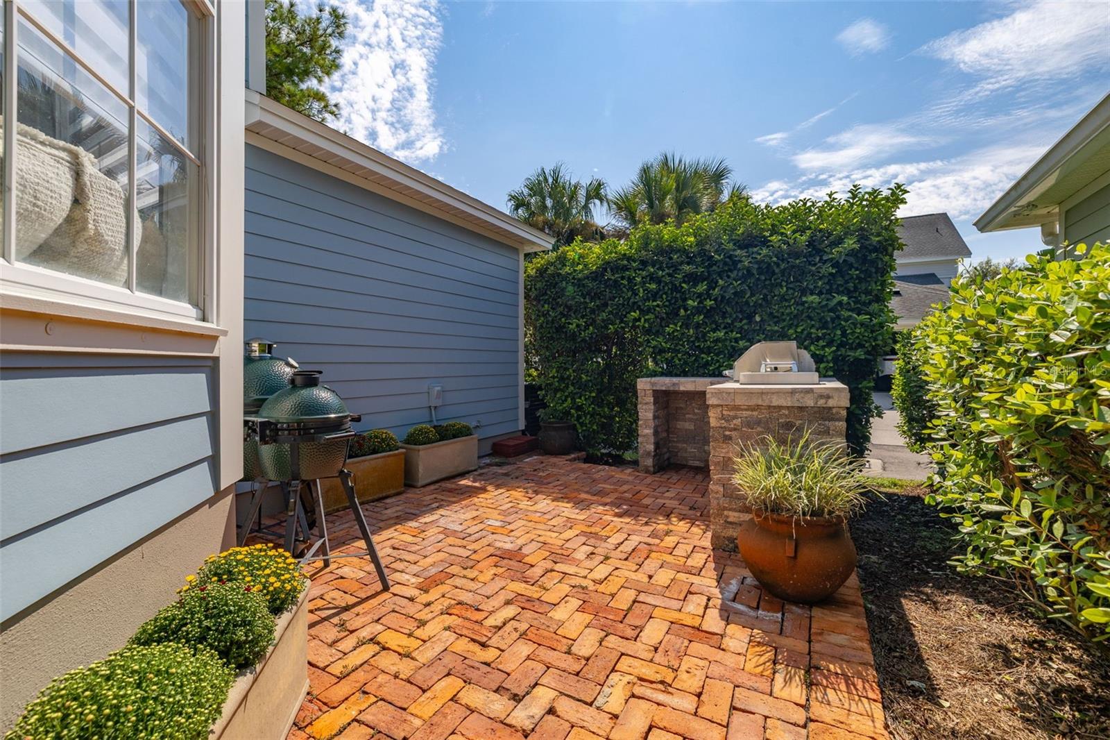 1241 GOLDEN CANNA LN