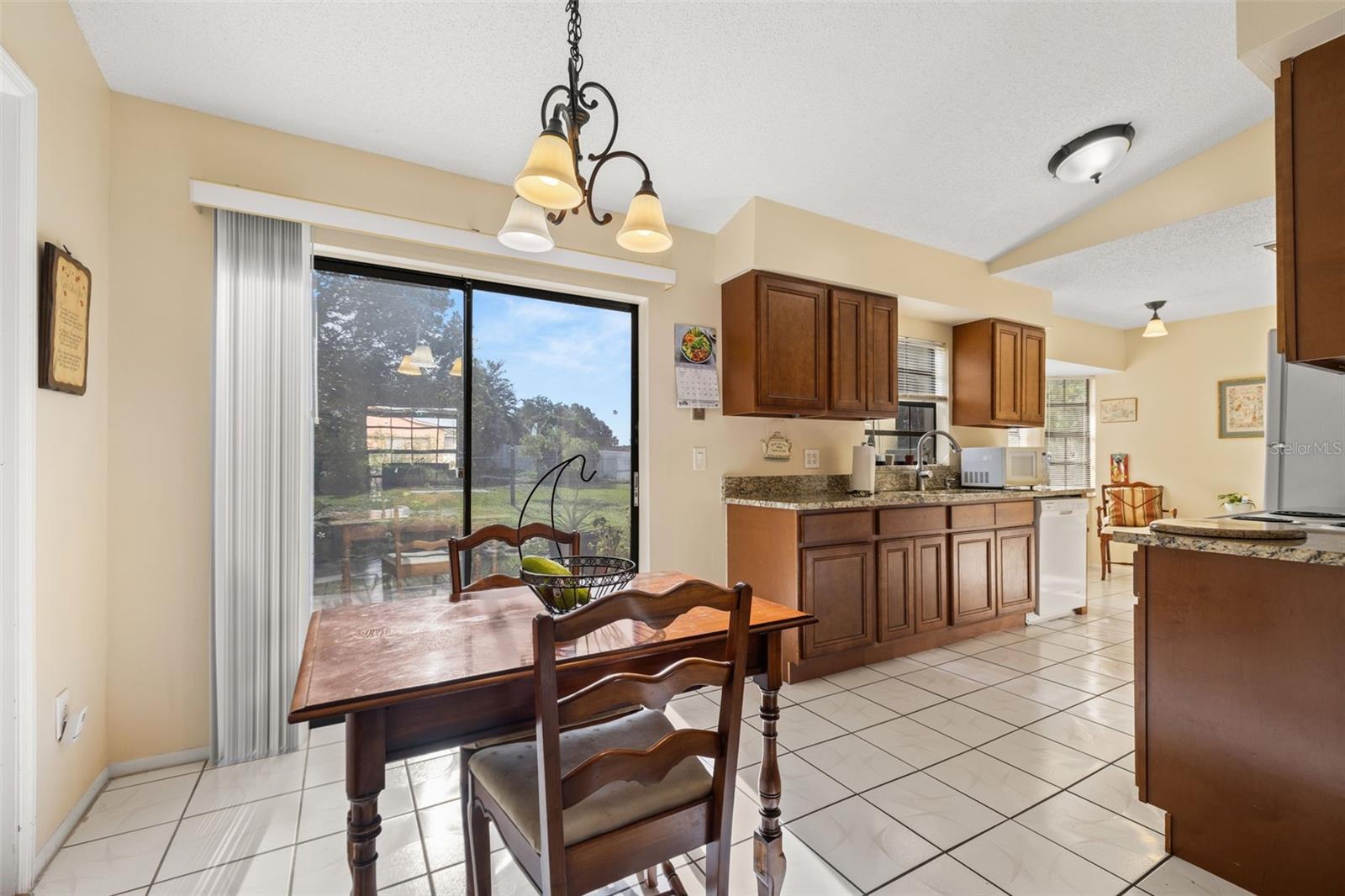 3135 KNIGHTSBRIDGE RD