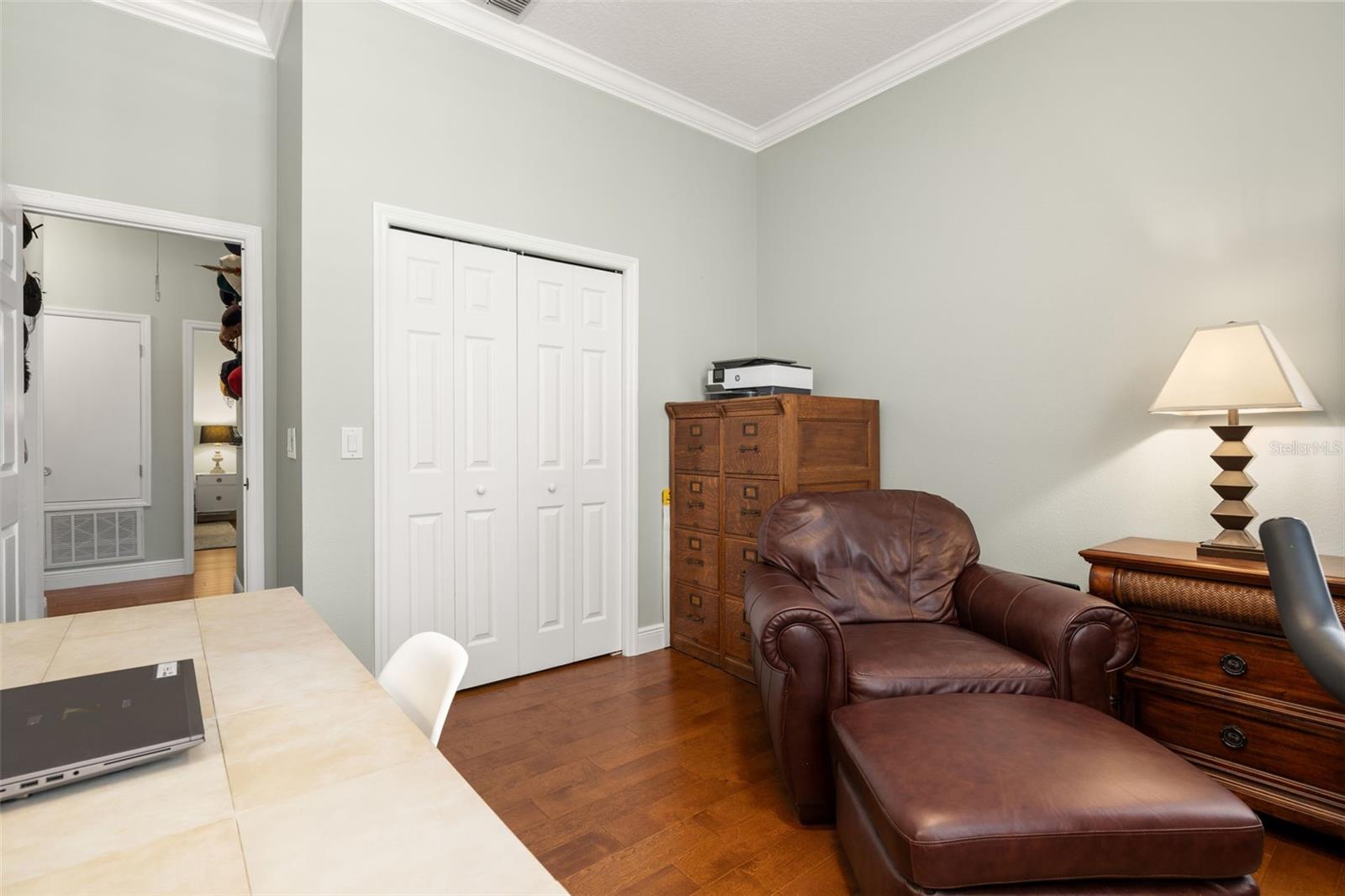 1003 OAK POND DR