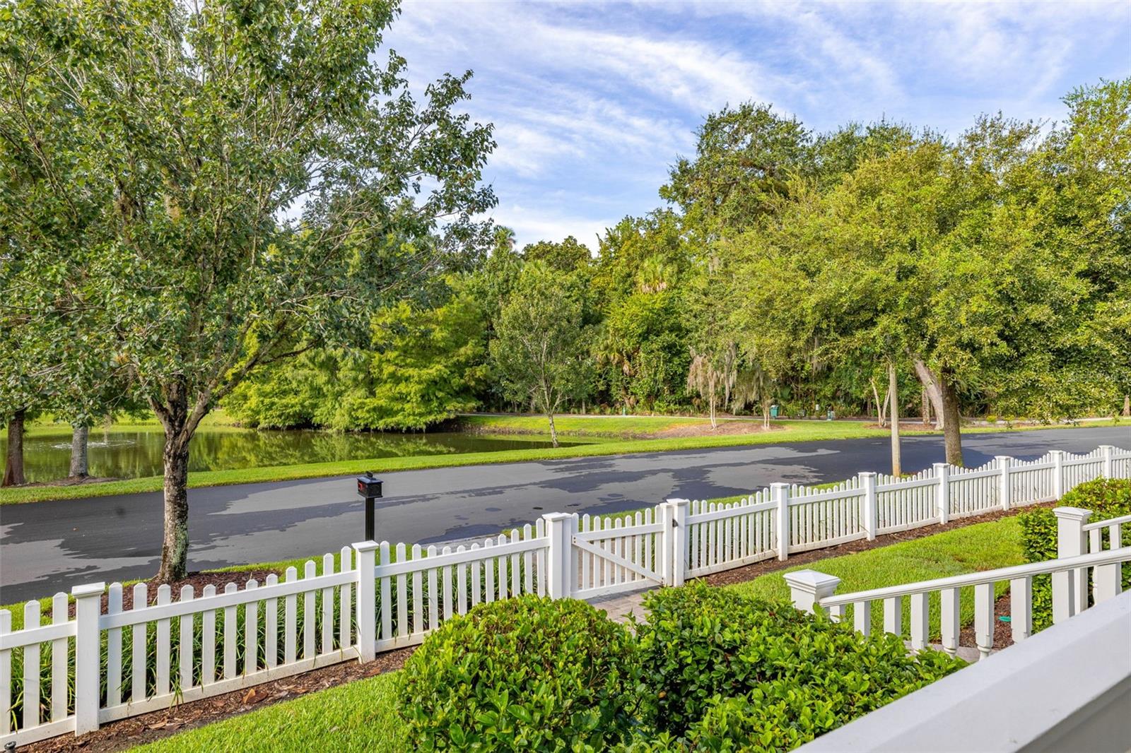 1003 OAK POND DR