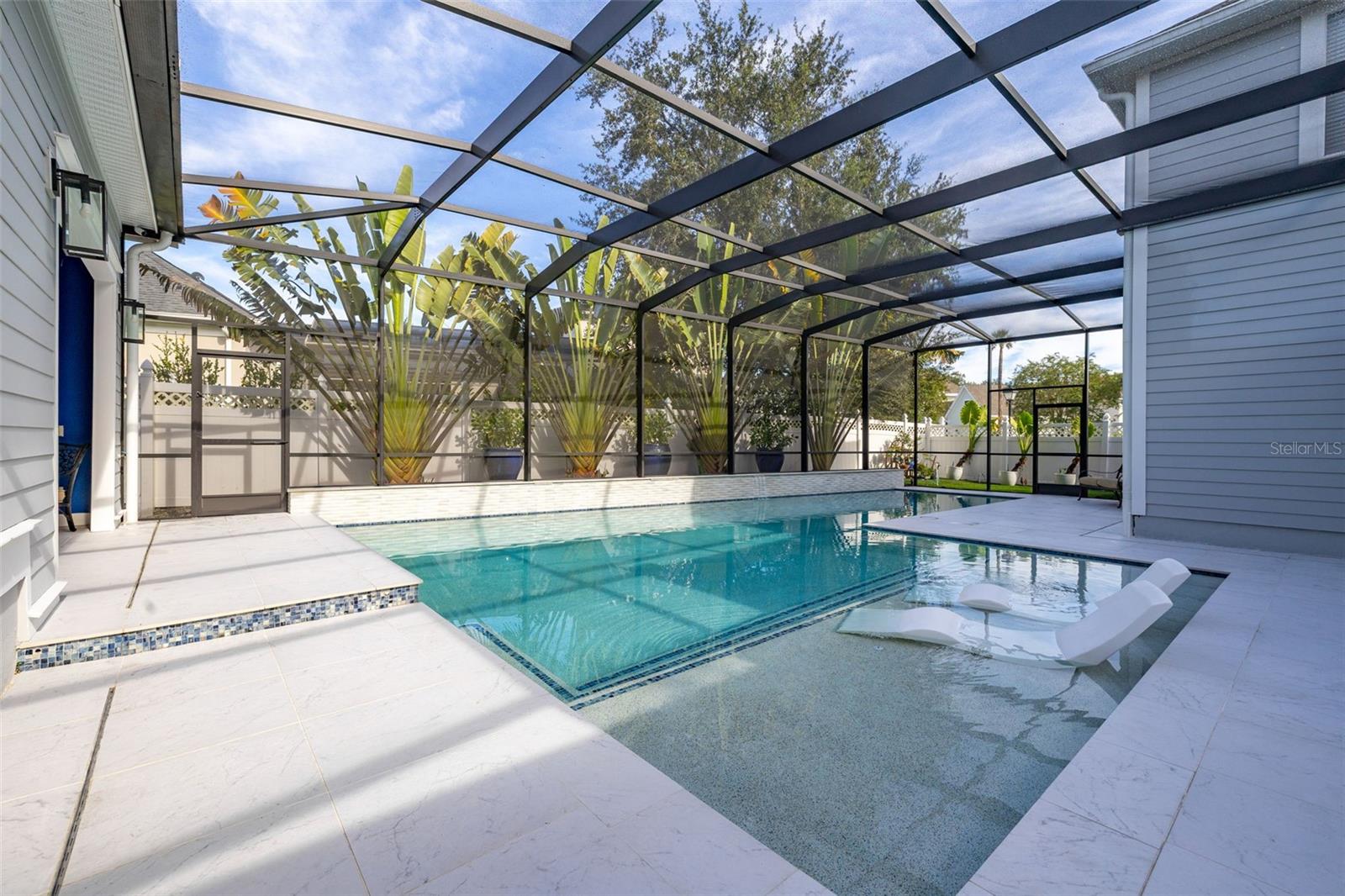 1003 OAK POND DR