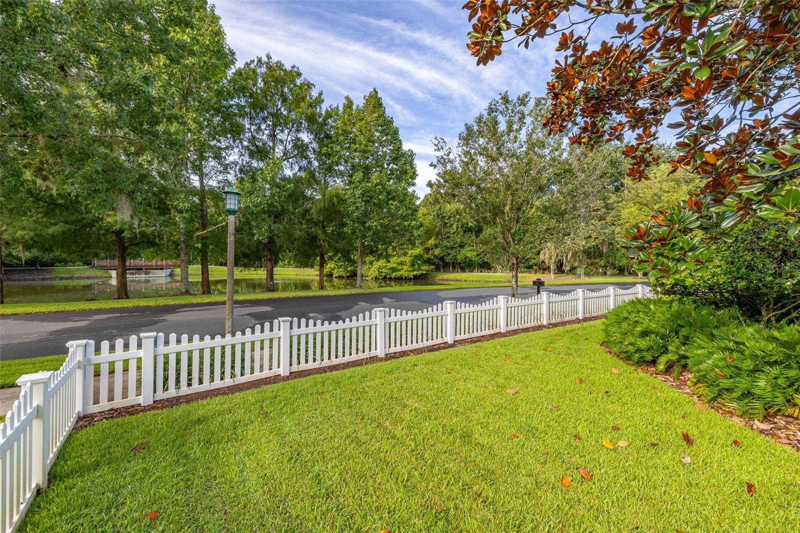 1003 OAK POND DR