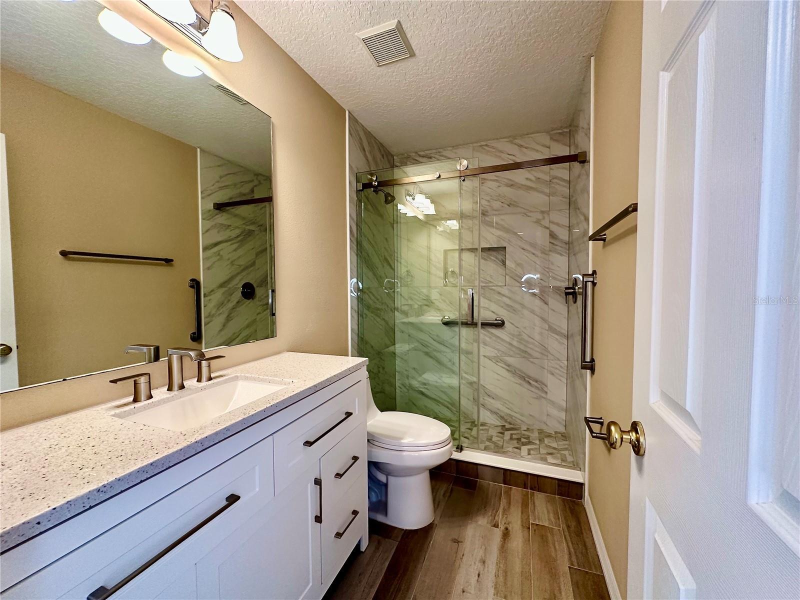 1003 OAK POND DR