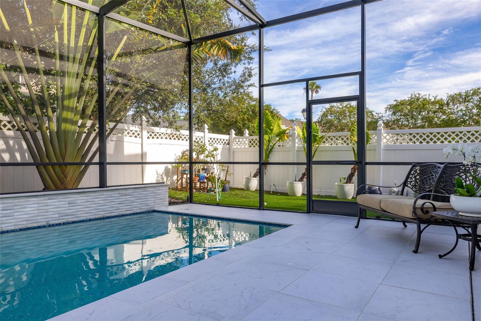 1003 OAK POND DR