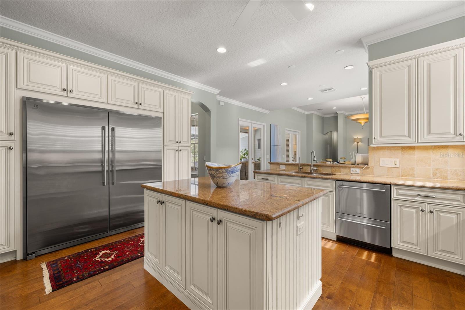 1003 OAK POND DR