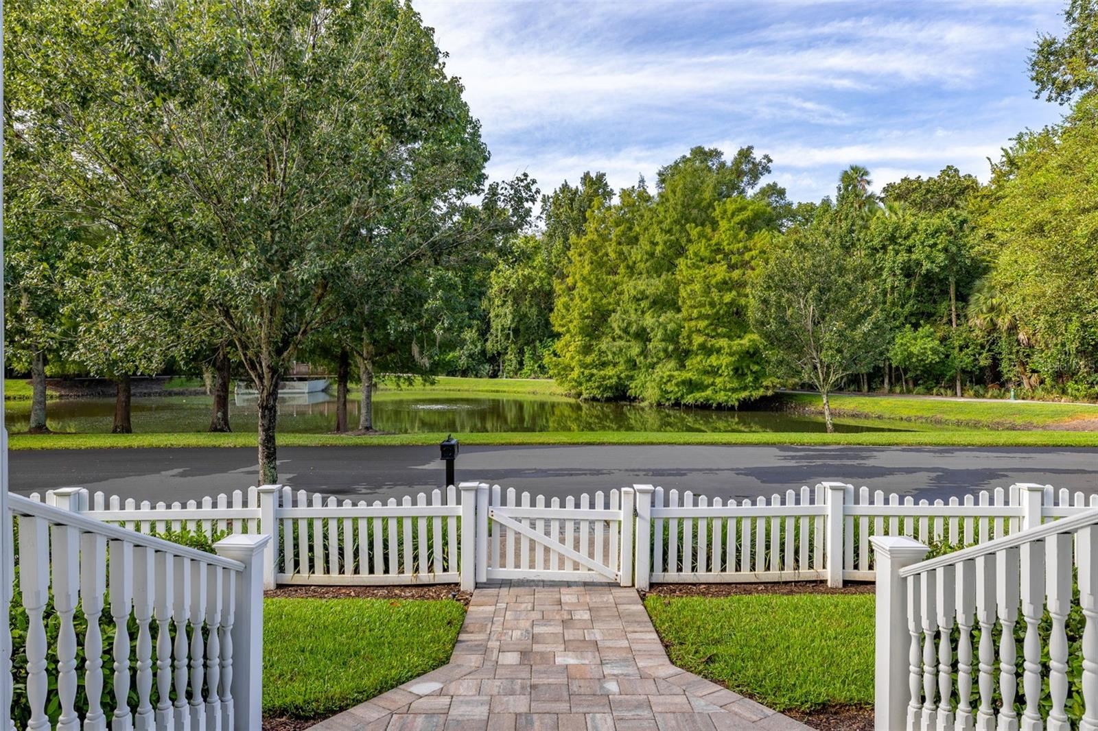 1003 OAK POND DR