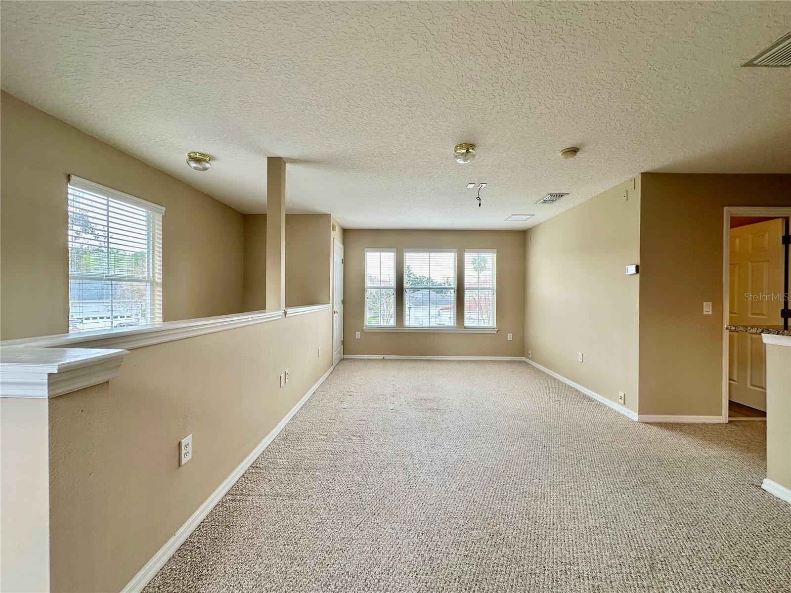 1003 OAK POND DR