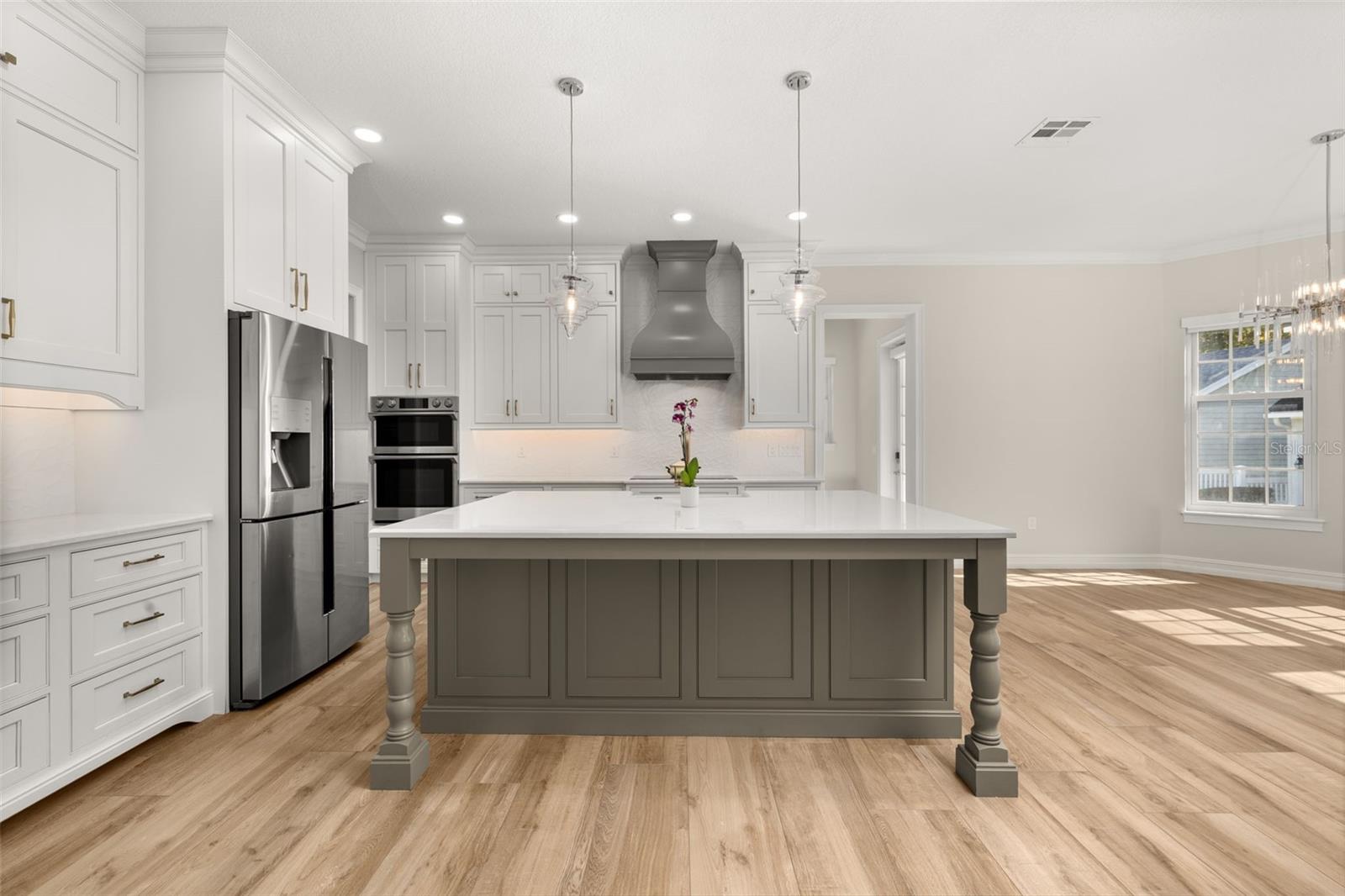 1106 CELEBRATION AVE