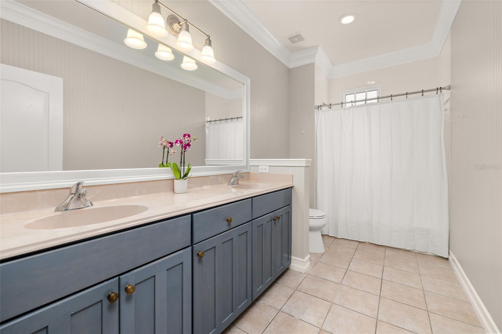 1106 CELEBRATION AVE