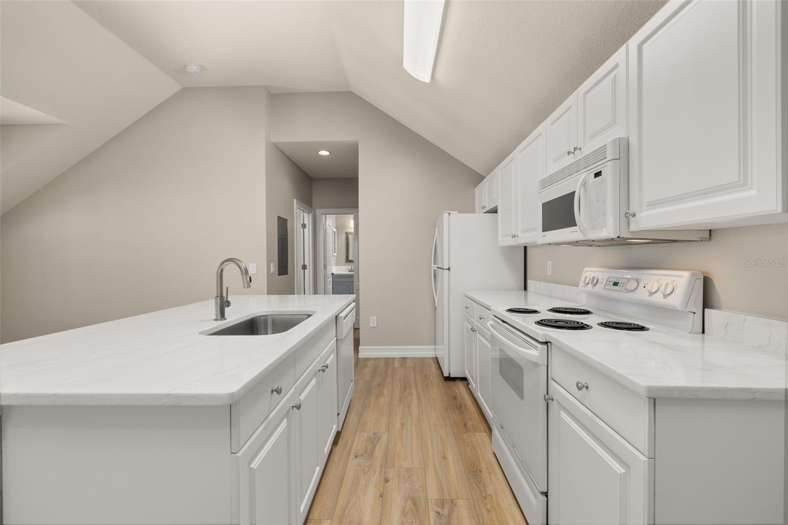 1106 CELEBRATION AVE