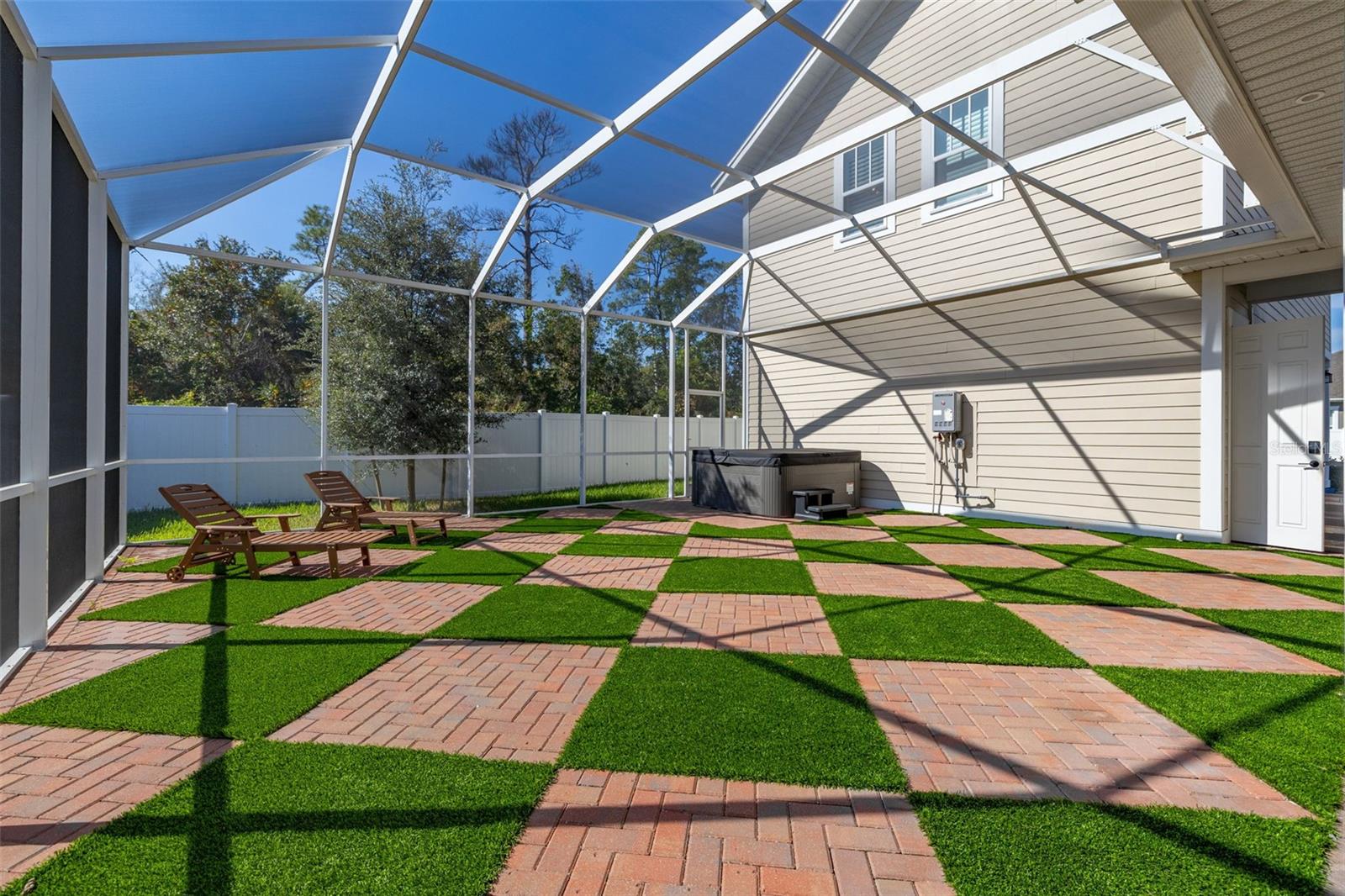 7489 ESTUARY LAKE LOOP