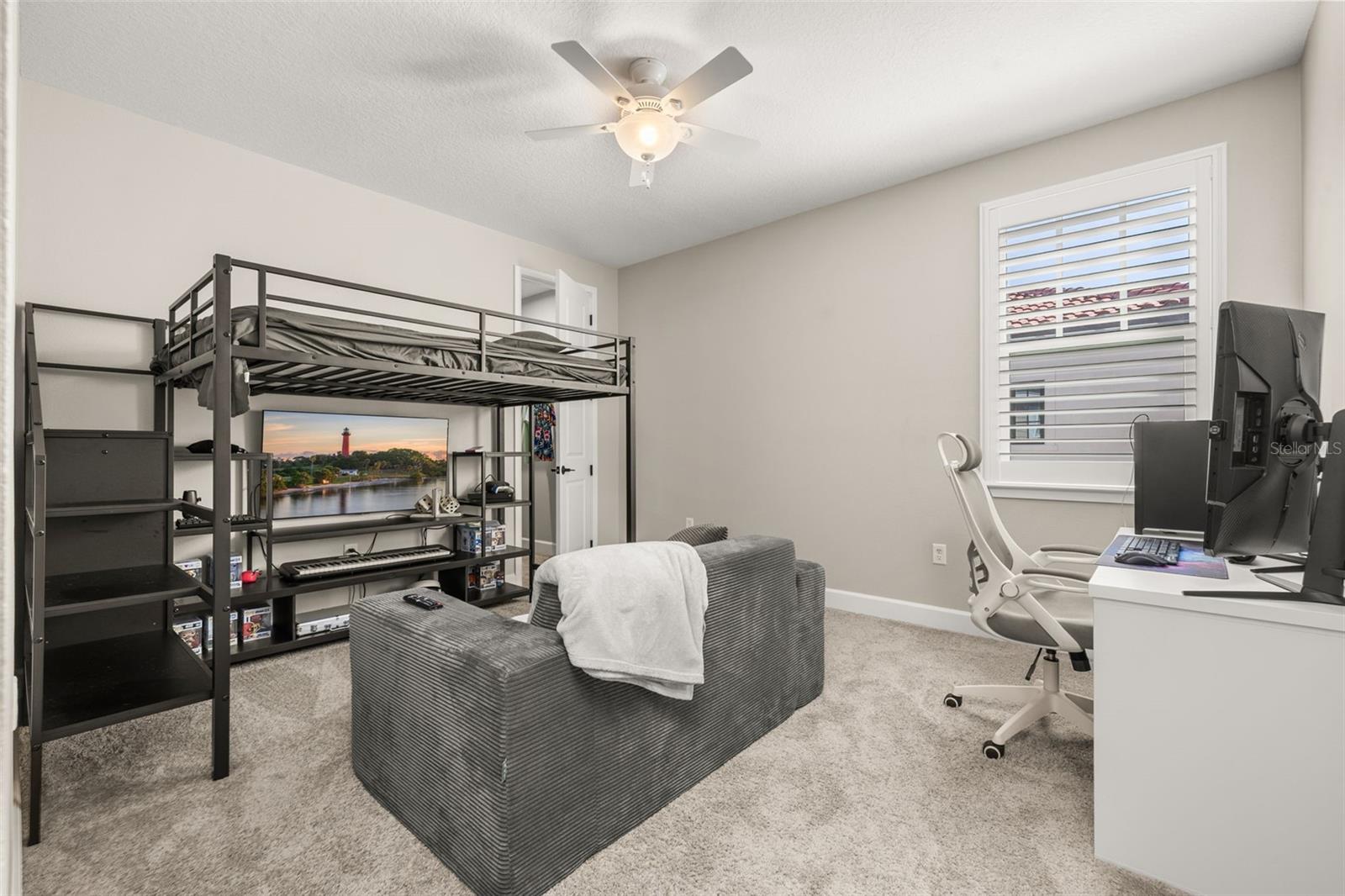 7489 ESTUARY LAKE LOOP