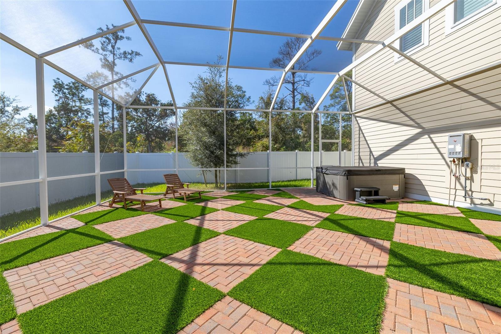 7489 ESTUARY LAKE LOOP