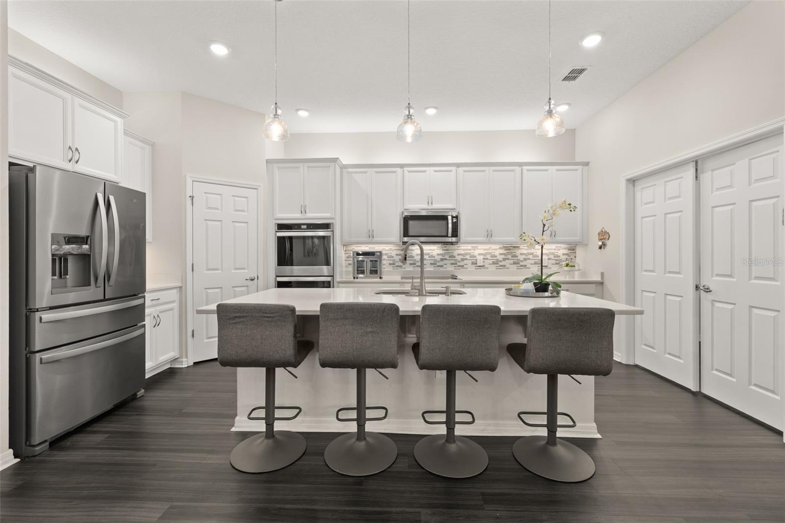 9870 SUMMERLAKE GROVES ST