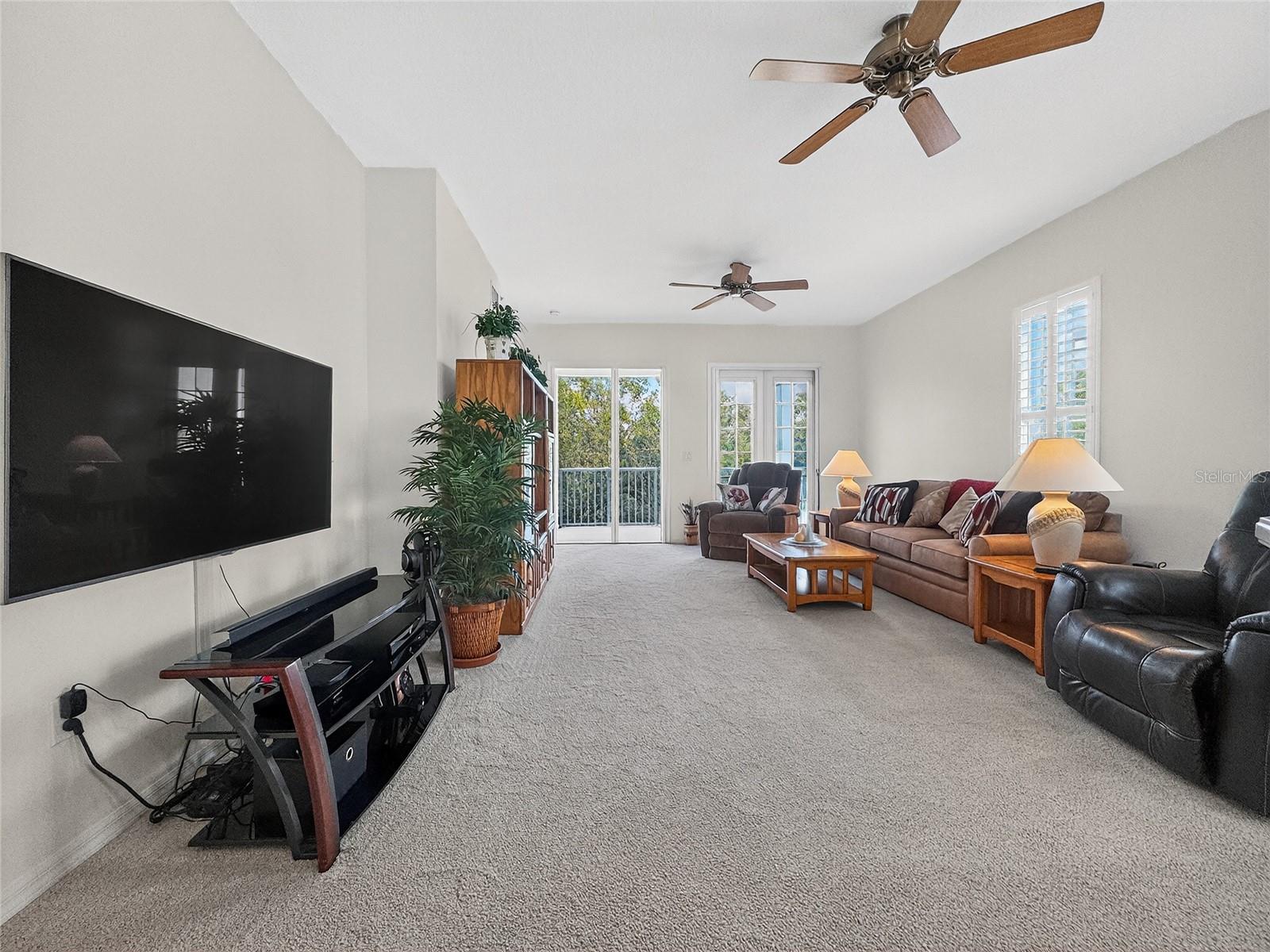 920 SPRING PARK ST #303