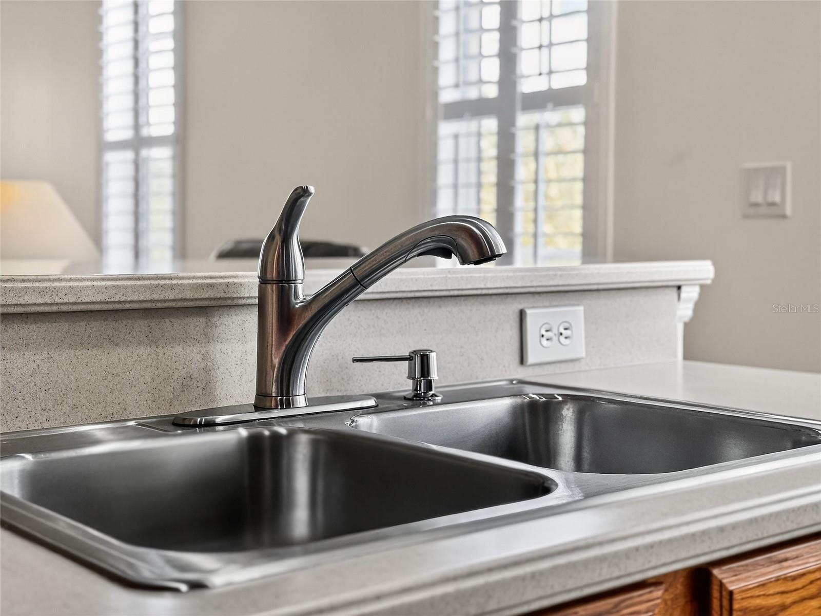 920 SPRING PARK ST #303