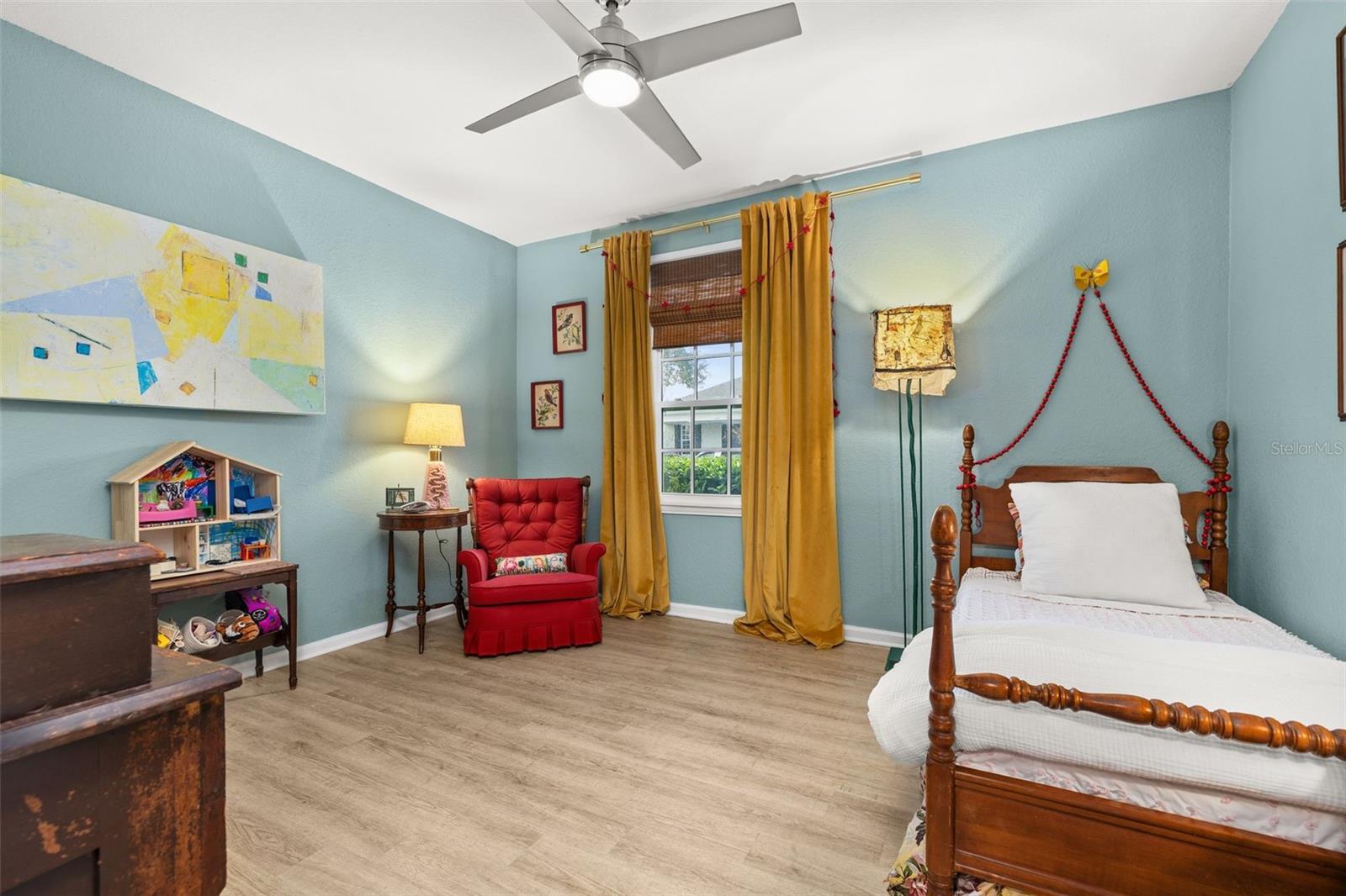 215 LONGVIEW AVE #104