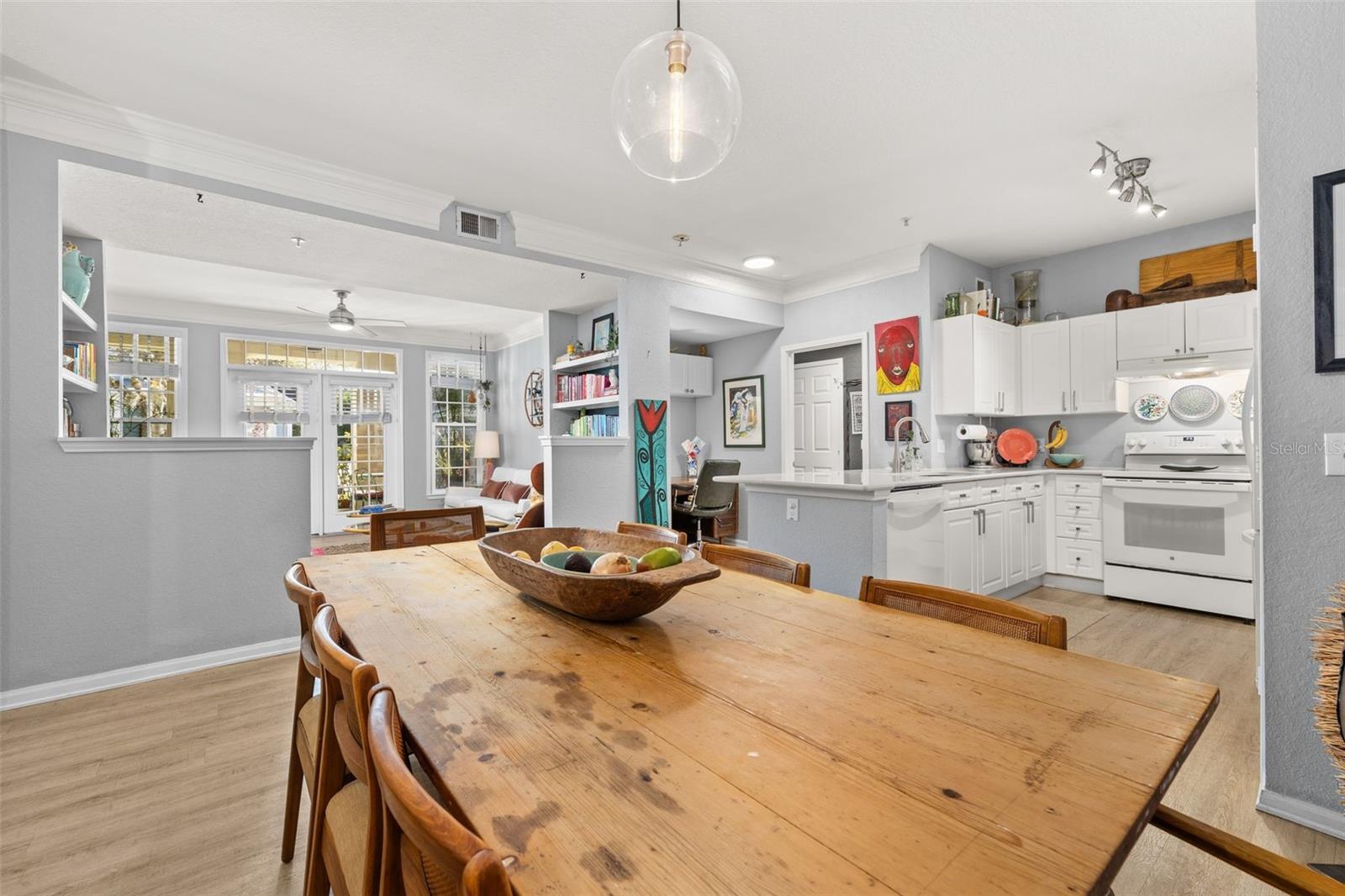 215 LONGVIEW AVE #104