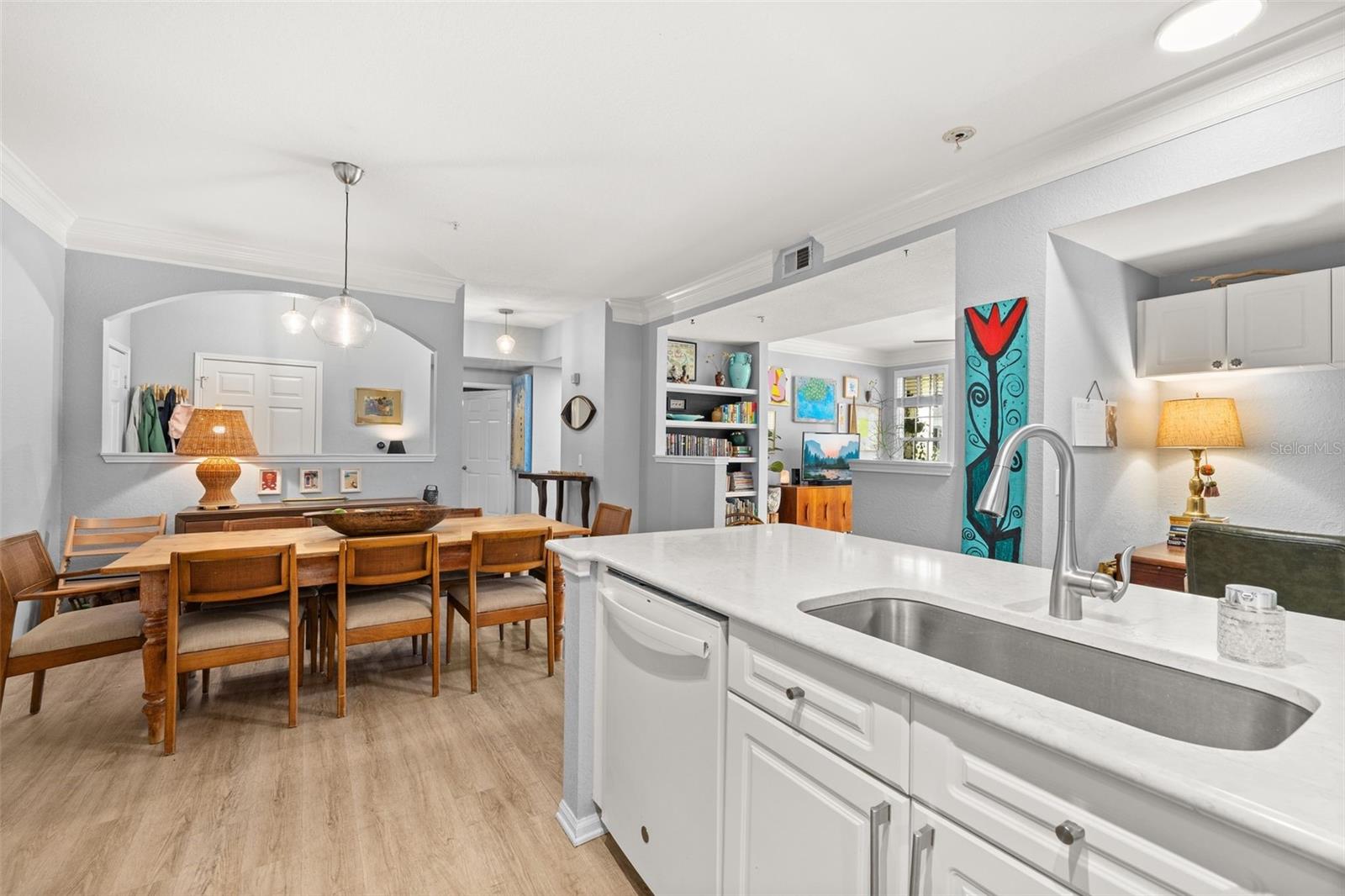 215 LONGVIEW AVE #104