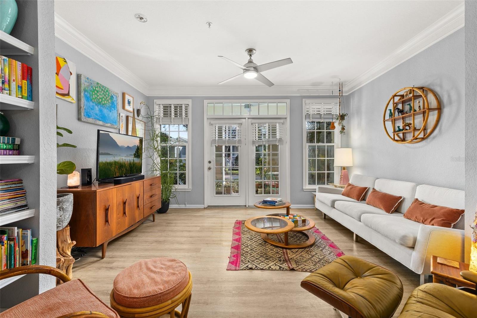 215 LONGVIEW AVE #104