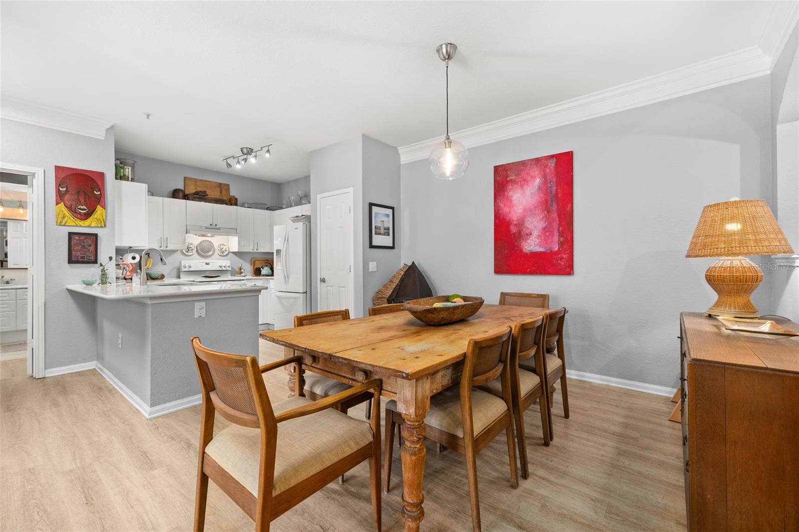 215 LONGVIEW AVE #104