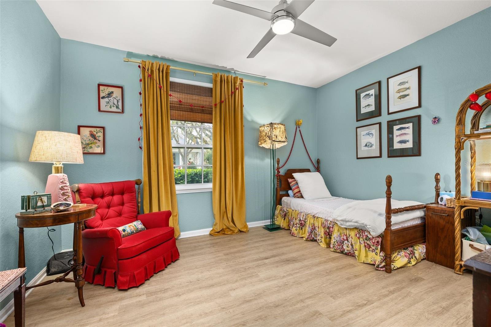 215 LONGVIEW AVE #104