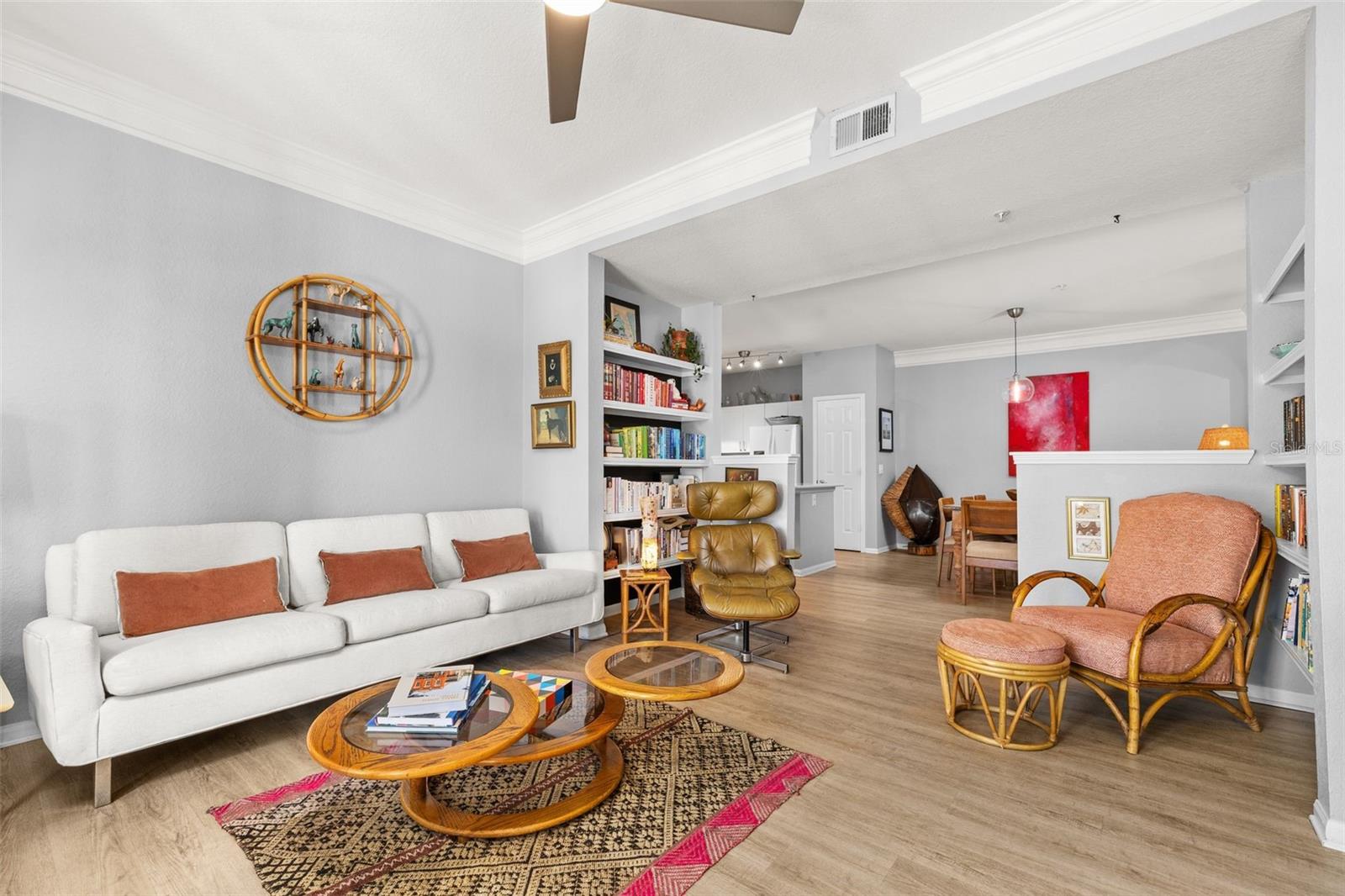 215 LONGVIEW AVE #104