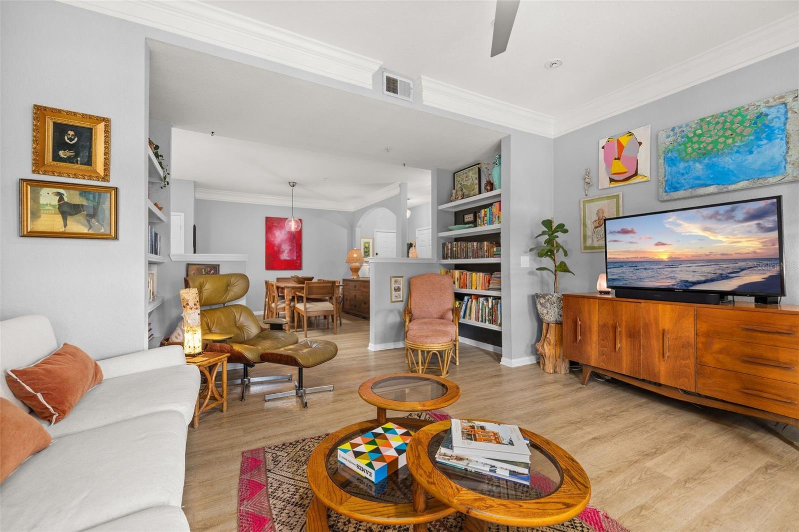 215 LONGVIEW AVE #104