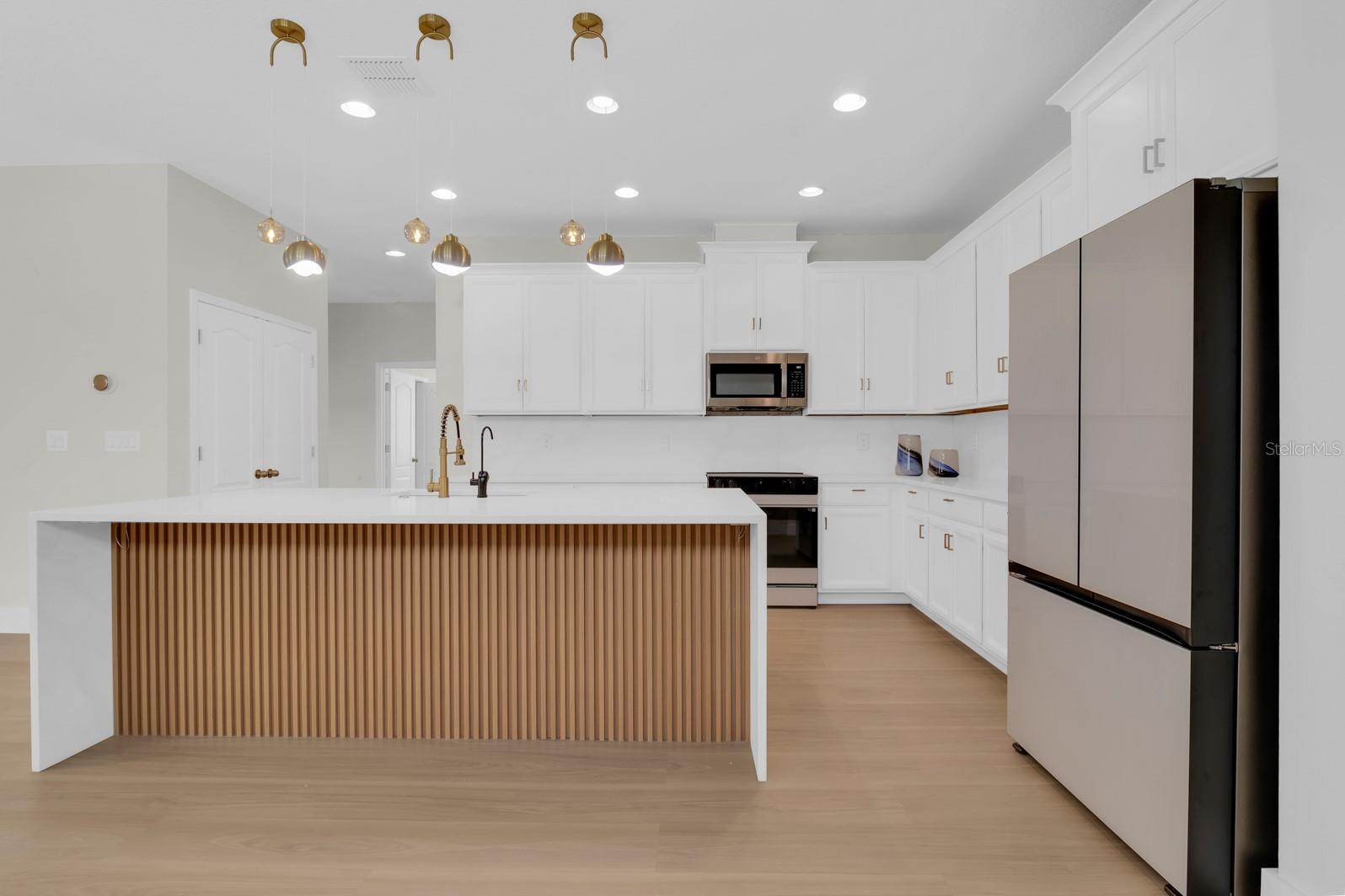 15583 HAMLIN BLOSSOM AVE