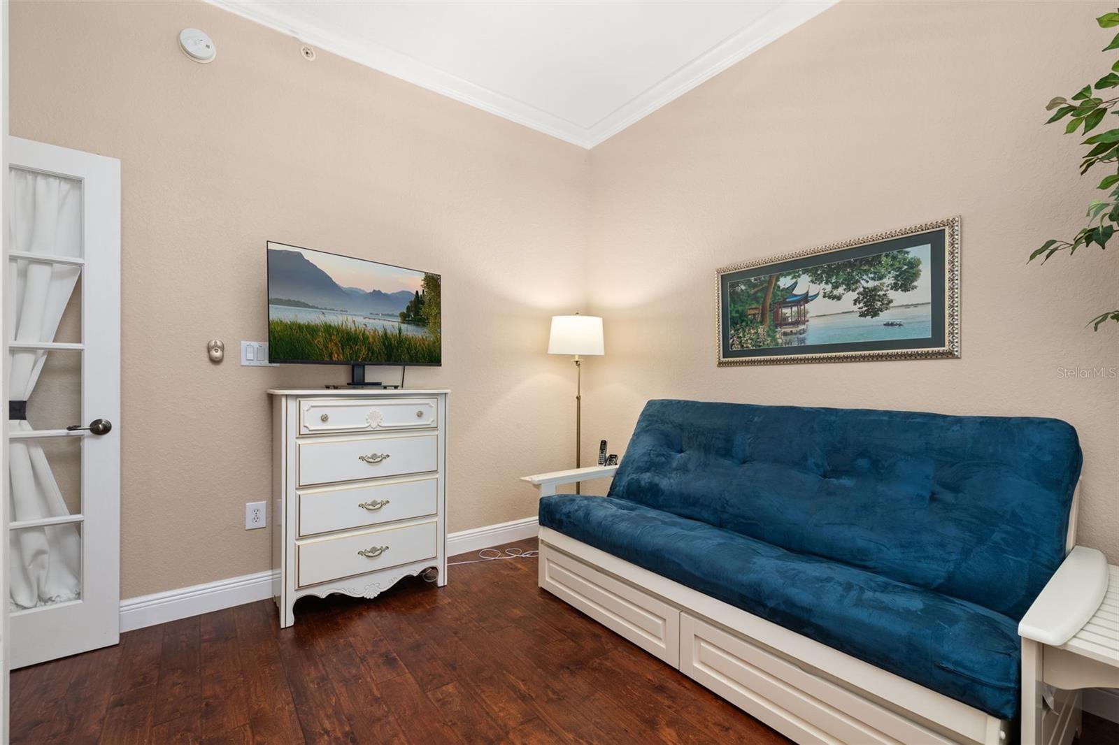 1053 OAK POND DR #203