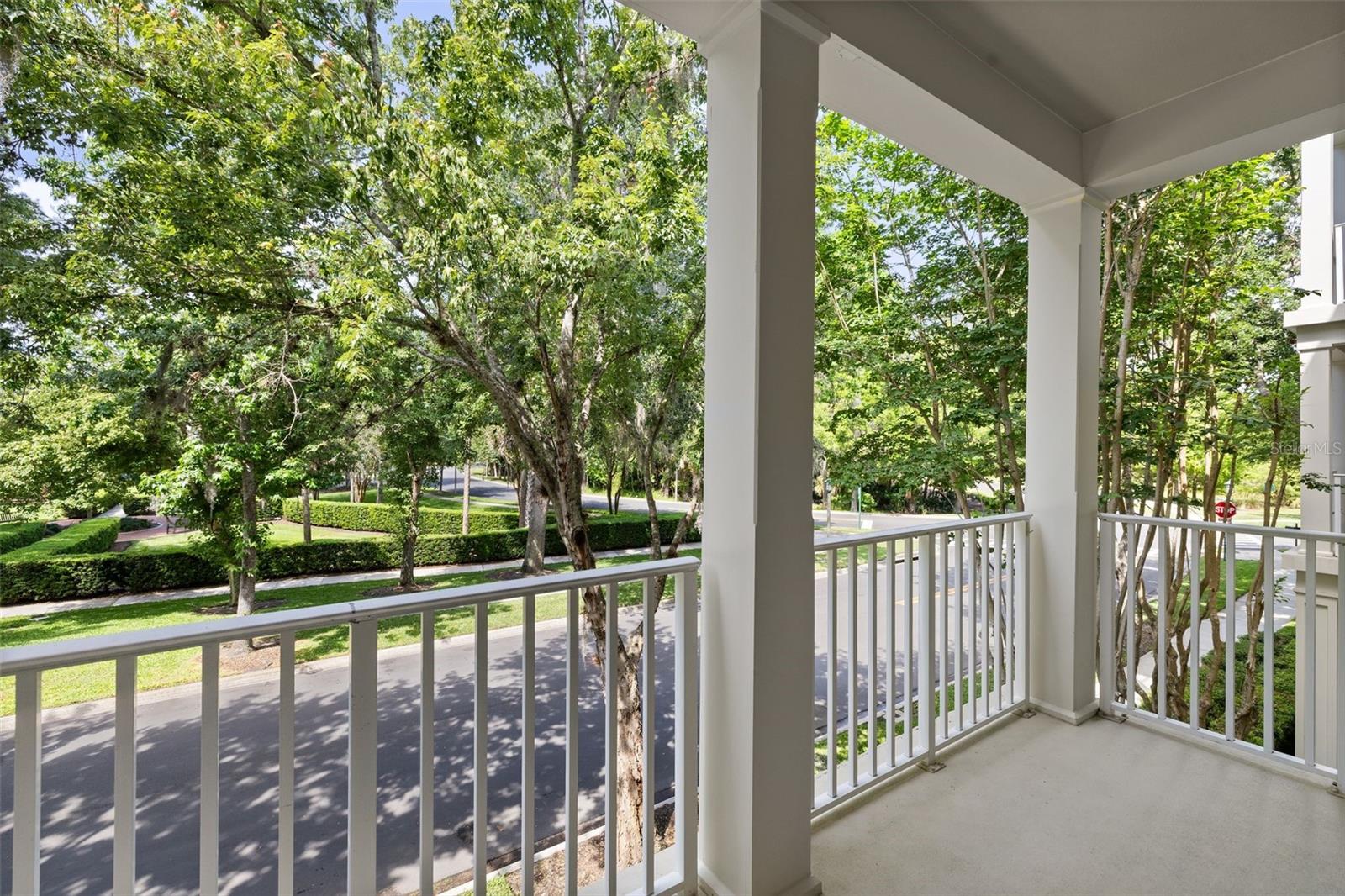 1053 OAK POND DR #203