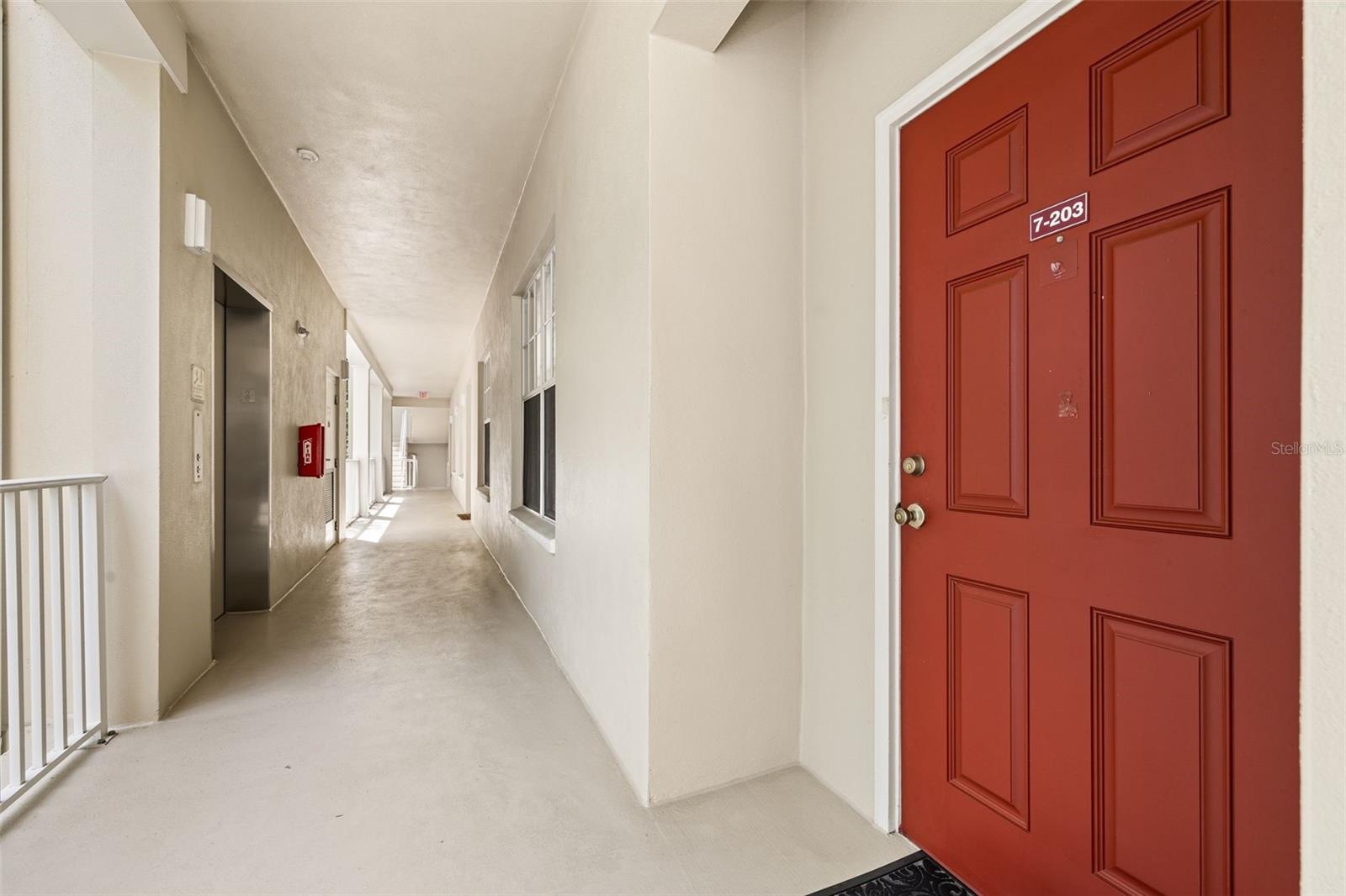 1053 OAK POND DR #203