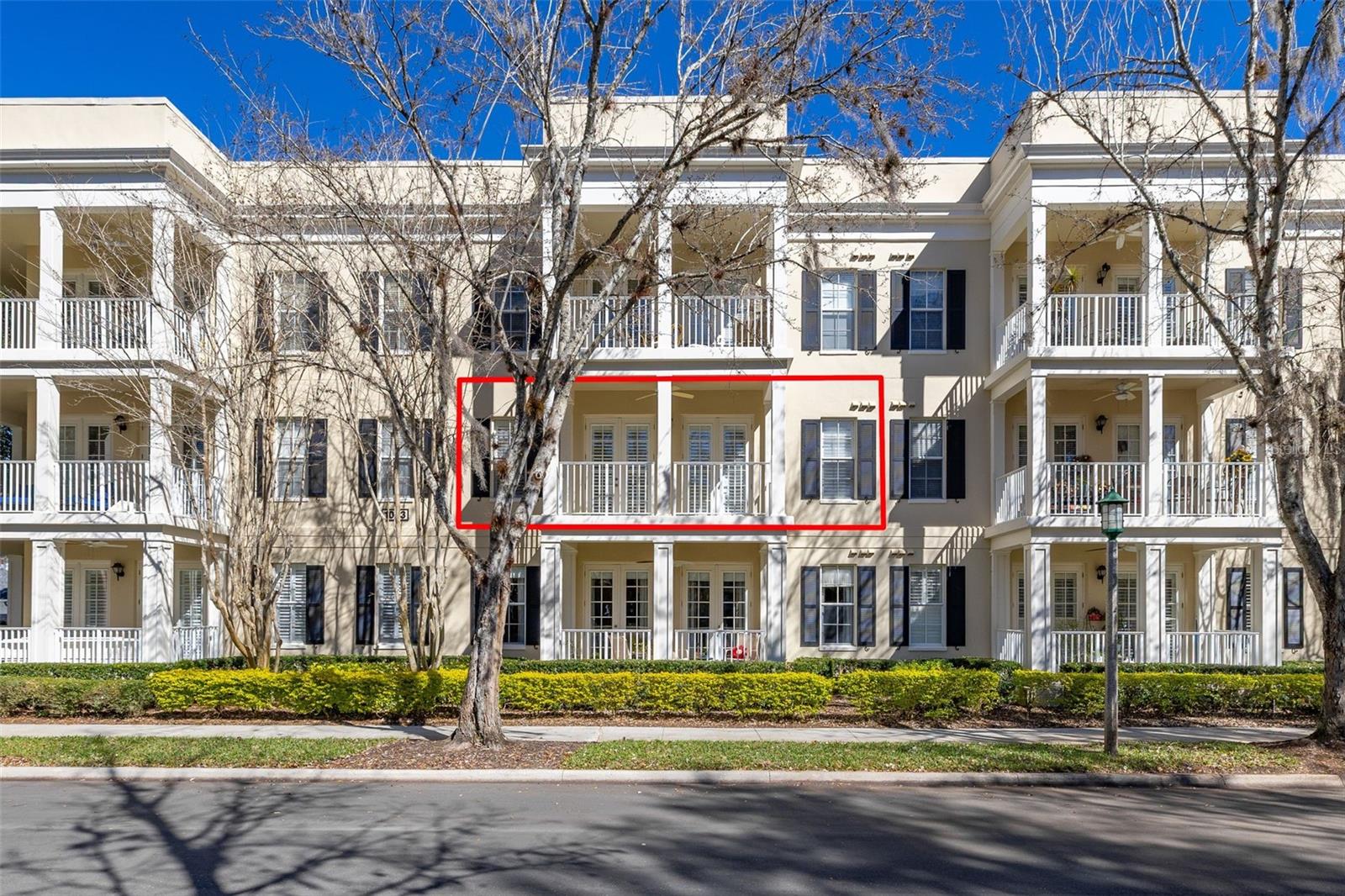 1053 OAK POND DR #203
