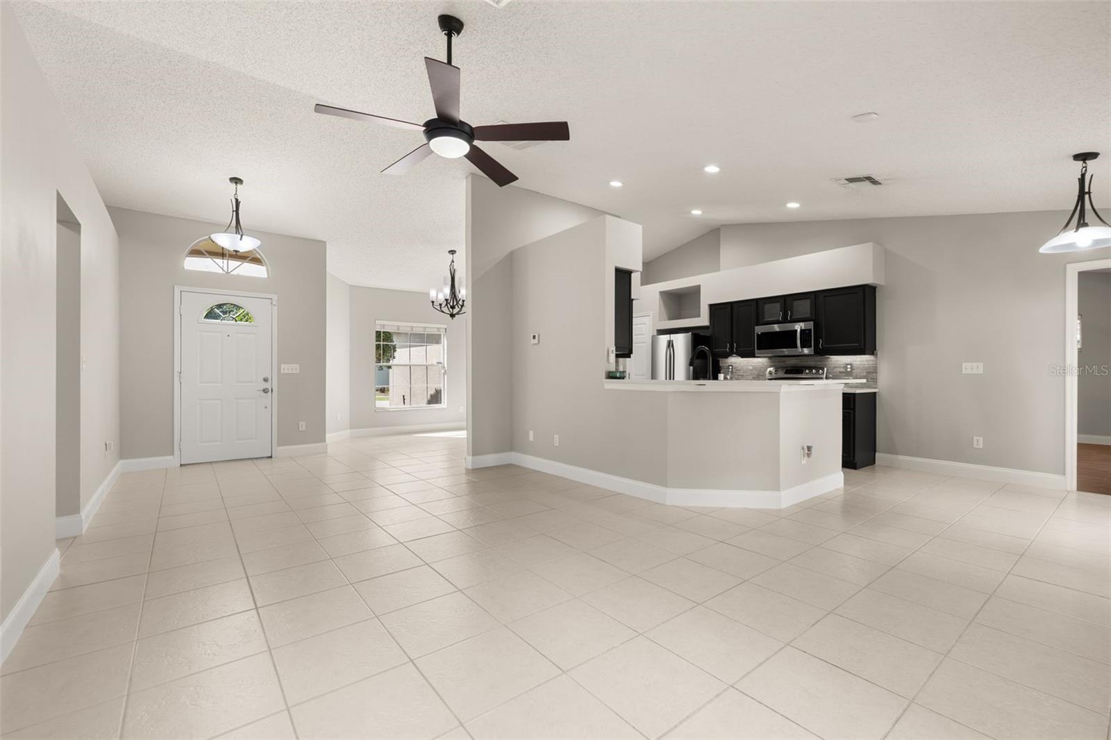 7918 LAKESIDE WOODS DR