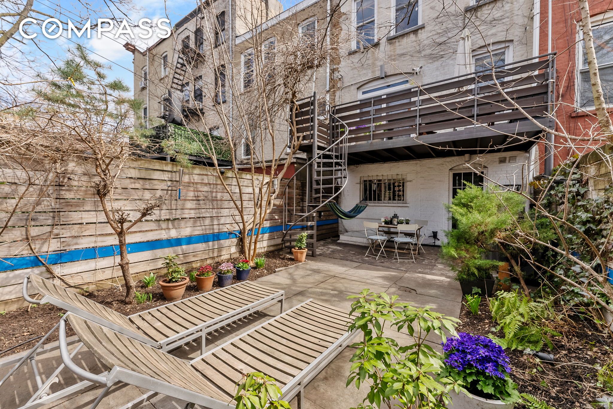 6 Virginia Place