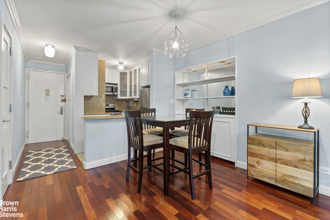 32 GRAMERCY Park S 5F
