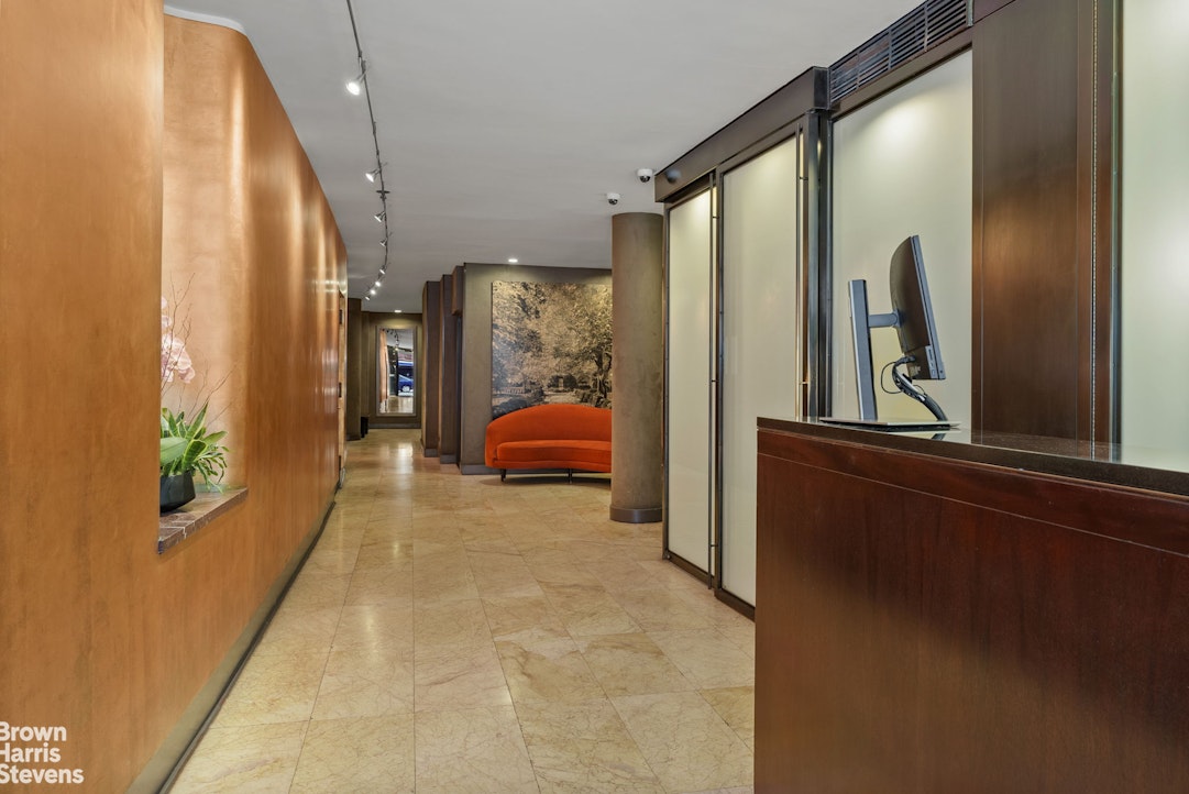 32 GRAMERCY Park S 5F