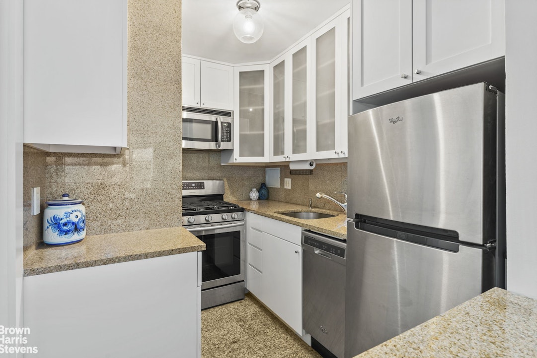 32 GRAMERCY Park S 5F