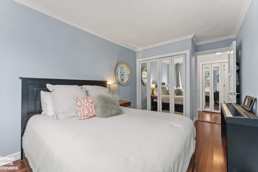 32 GRAMERCY Park S 5F